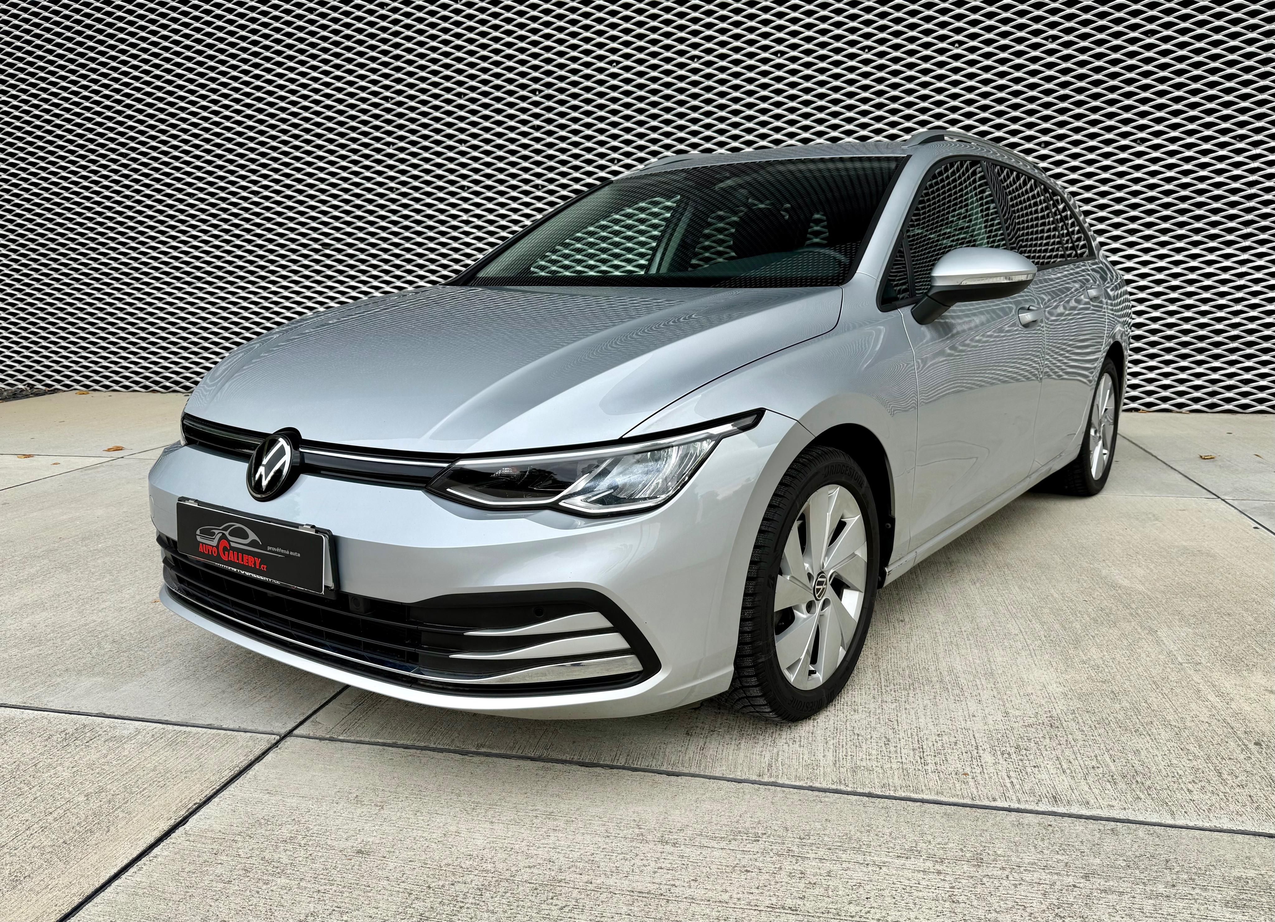 Volkswagen Golf, 1.5 eTSi DSG 110 kW - fotka 2