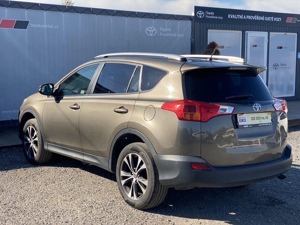 Toyota Rav4, 2.2D, ČR, Active, 4x4, manual - fotka 5
