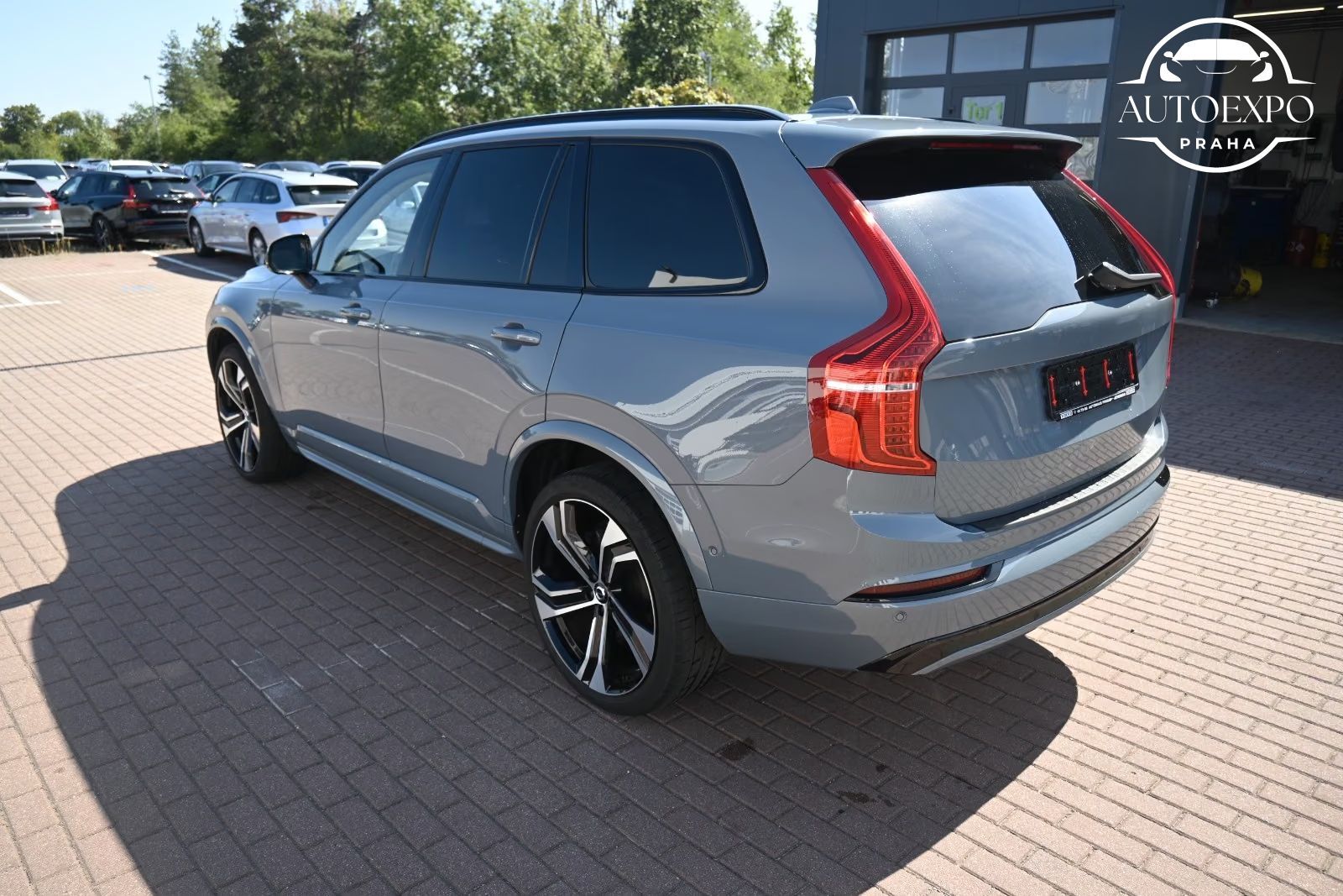 Volvo XC90, B5 D AWD Ultimate Dark* - fotka 4