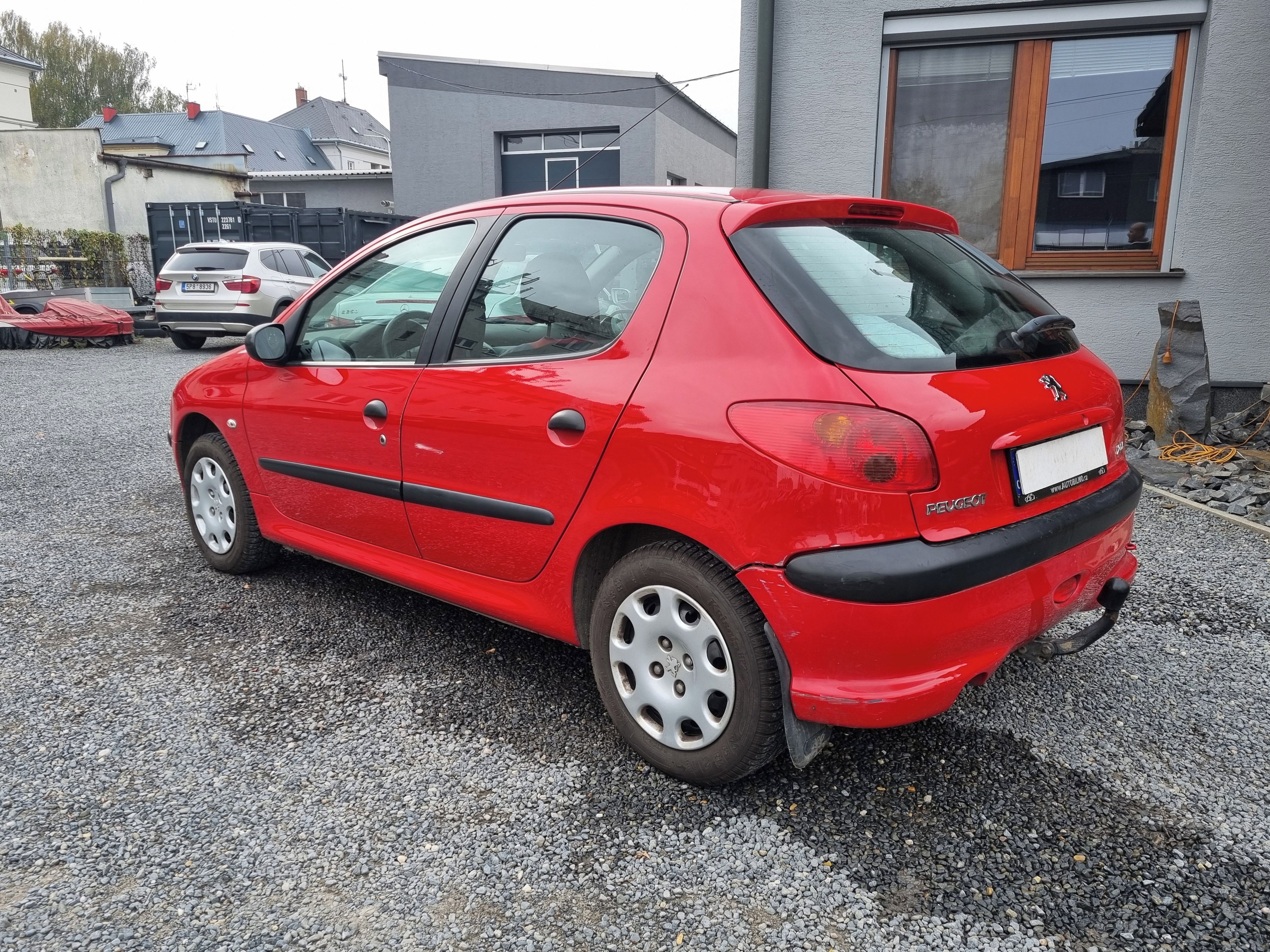 Peugeot 206, 1.majitel - fotka 4