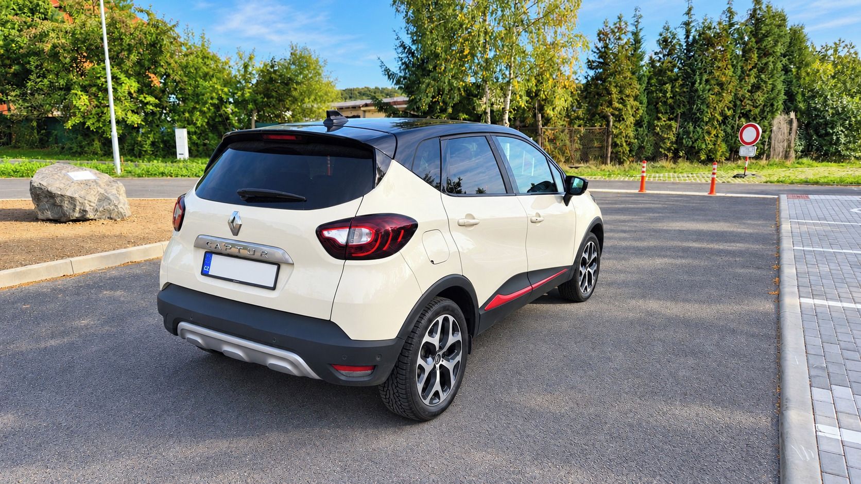 Renault Captur, výjimečná výbava, 57 000 km - fotka 3