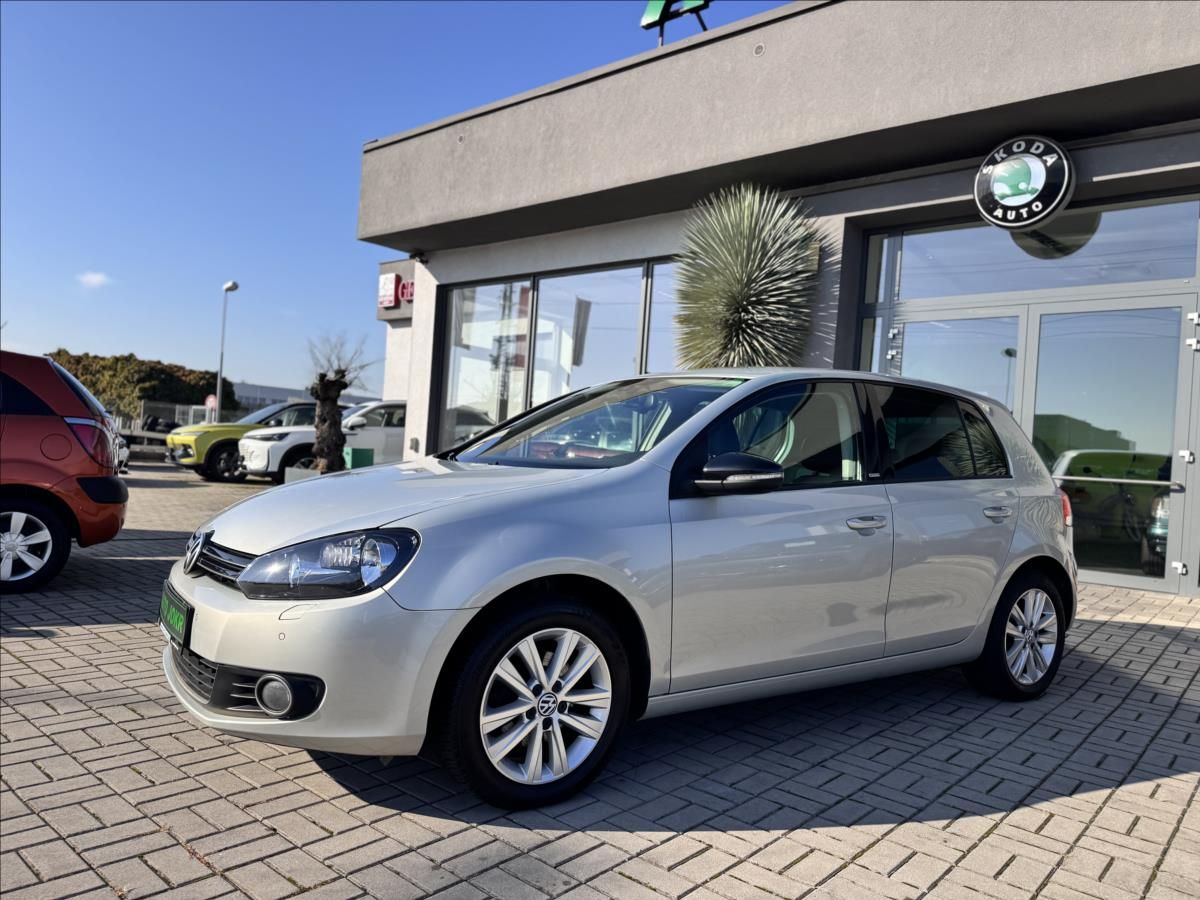 Volkswagen Golf, 1,2 TSI 77kW  STYLE ALU 2. MAJ - fotka 2