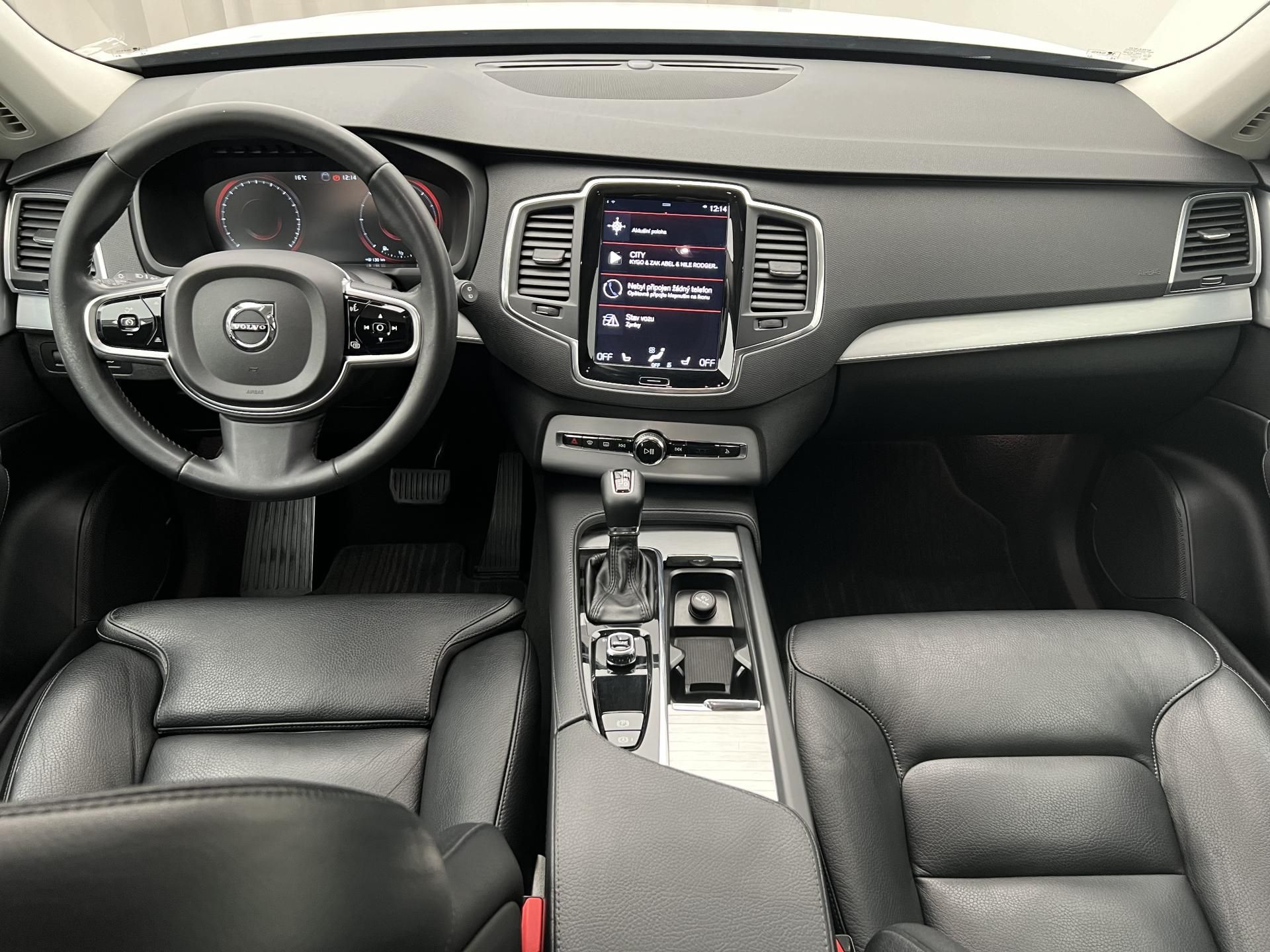 Volvo XC90, D5 AWD MOMENTUM CZ - fotka 2