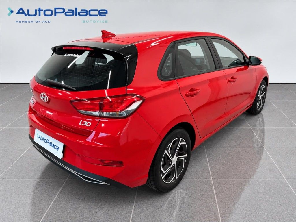 Hyundai i30, 1,0 88 KW COMFORT - fotka 4