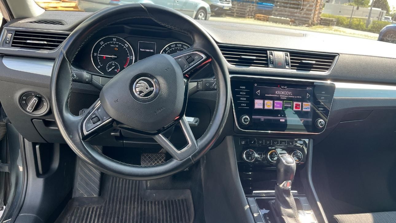 Škoda Superb - fotka 4