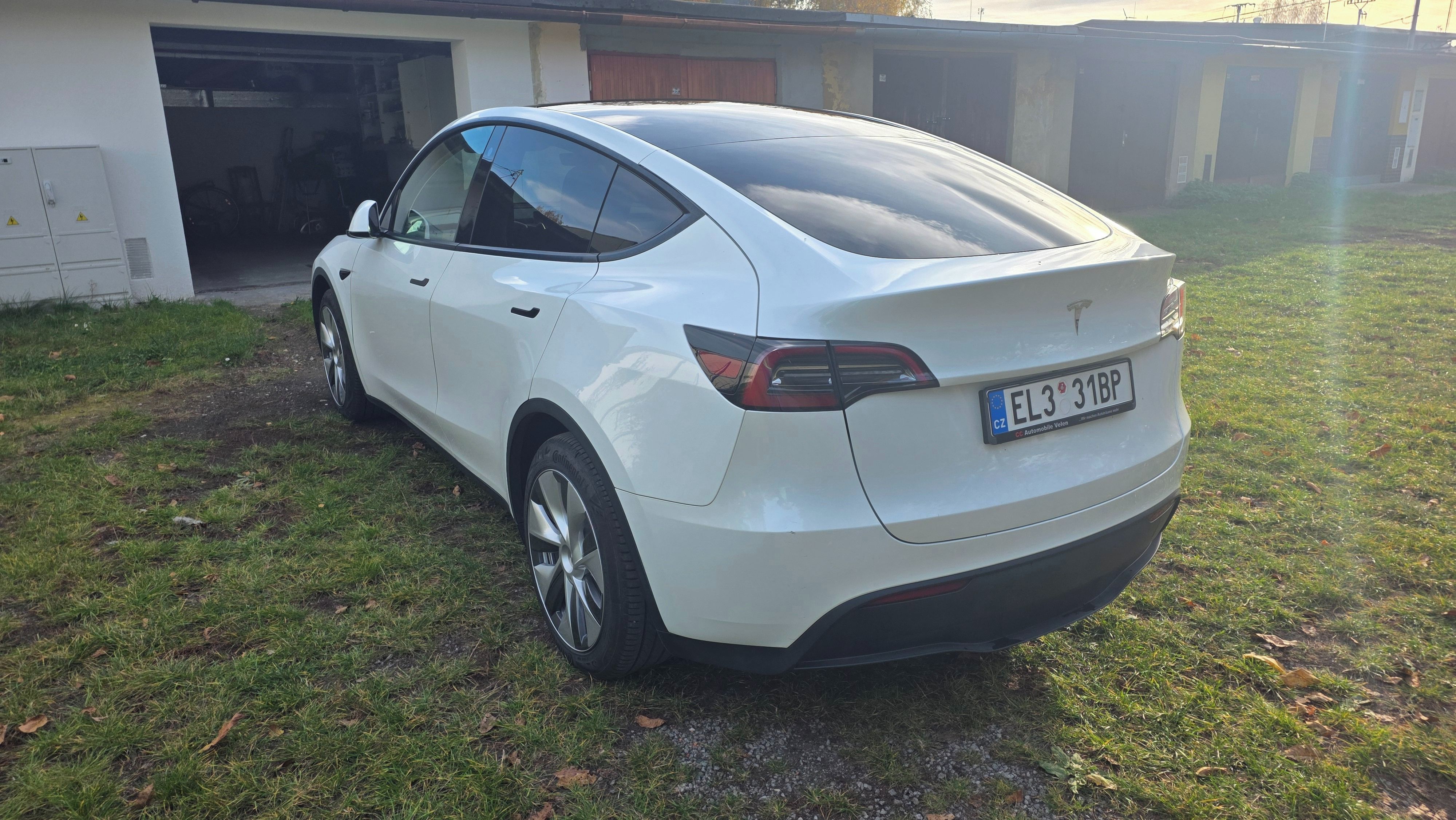 Tesla Model Y, LongRange 4x4 Berlin 12/22 DPH - fotka 4