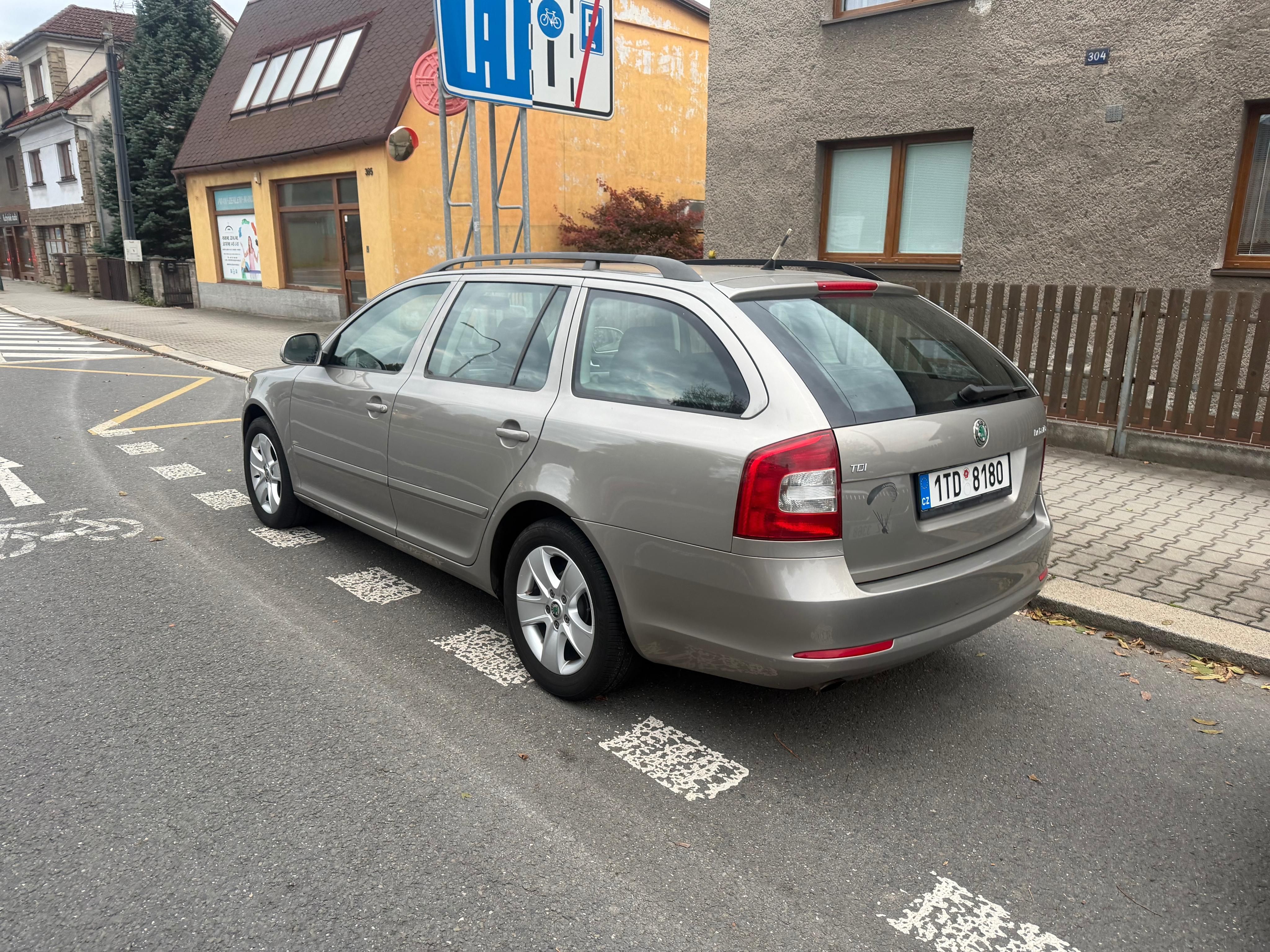 Škoda Octavia, 2 Facelift 1.6tdi velký servis - fotka 3