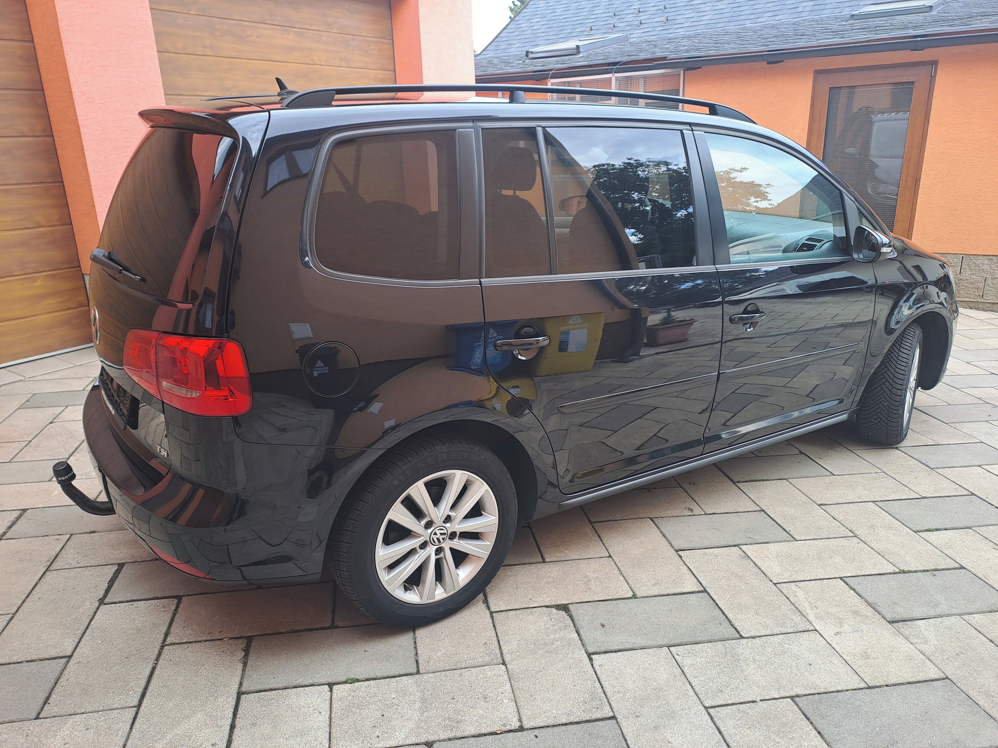 Volkswagen Touran, 1,4 TSI 103 KW   7 sedaček - fotka 5
