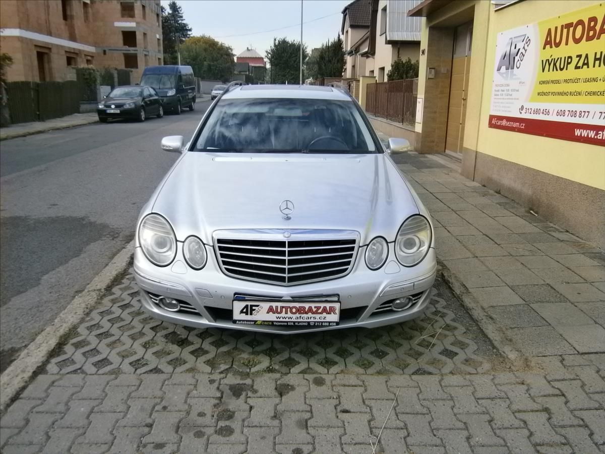 Mercedes-Benz Třídy E, 3,0 CDI 320 4-MATIC 7 MÍST - fotka 2