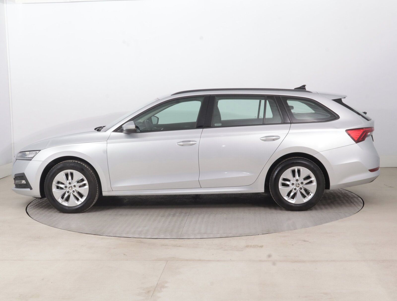 Škoda Octavia, 2.0 TDI, Ambition, ČR,1.maj - fotka 3