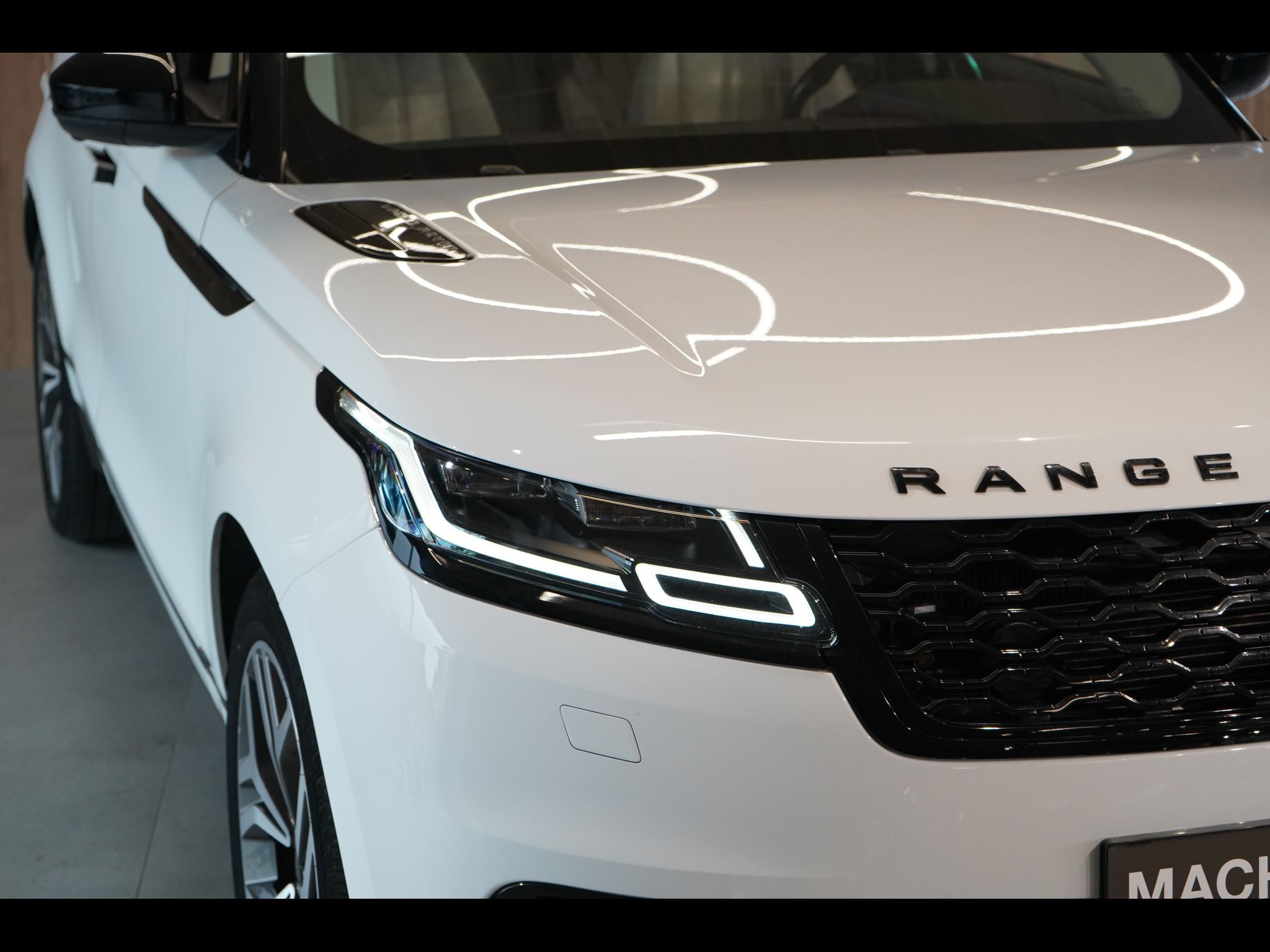 Land Rover Range Rover Velar, R-Dynamic HSE, Masáž, Vzduch - fotka 5