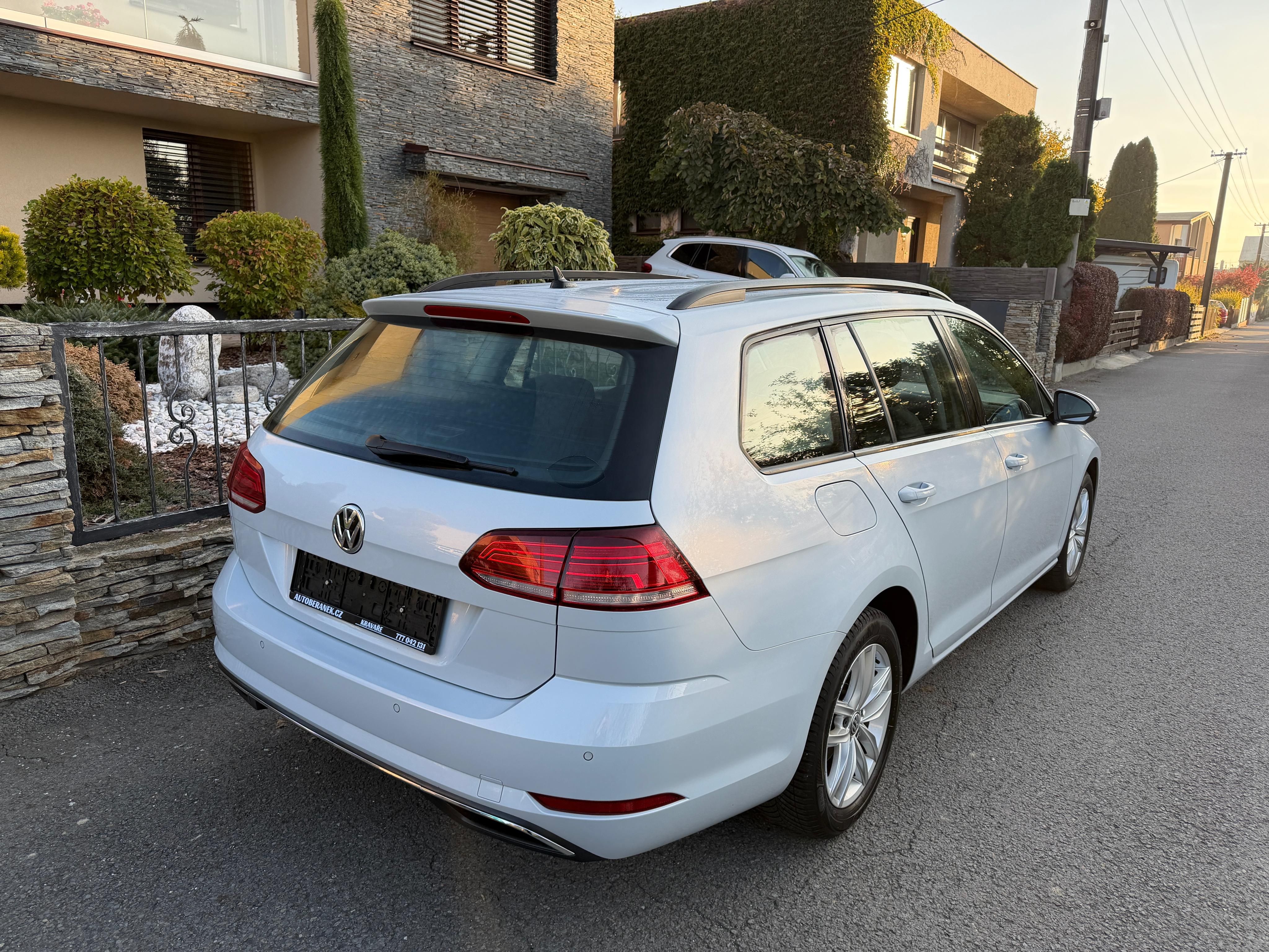 Volkswagen Golf, 1.0 TSI 81KW COMFORTLINE - fotka 4