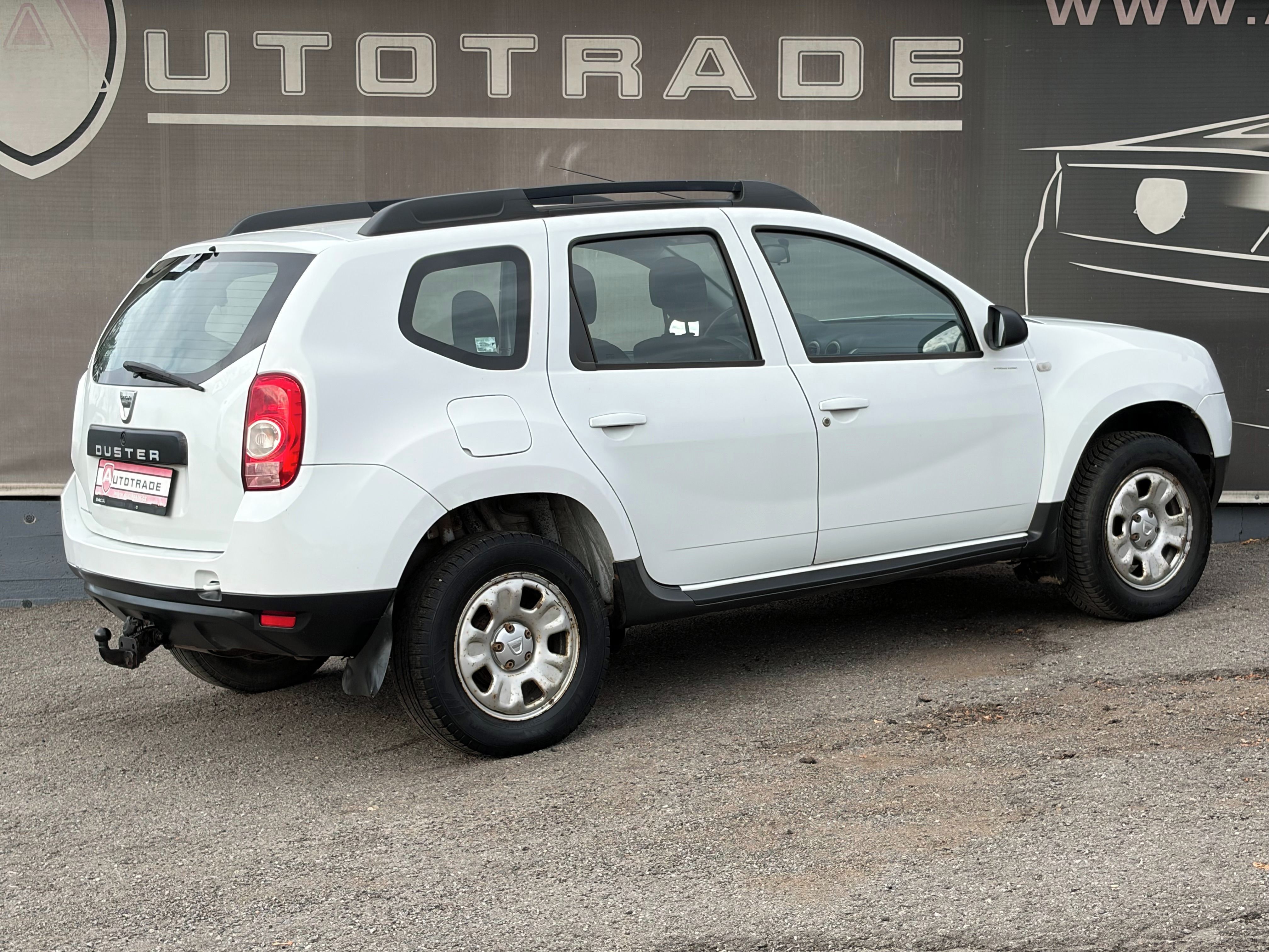 Dacia Duster, 1.6i 77kW, 4x4,1.maj., Tažné - fotka 4