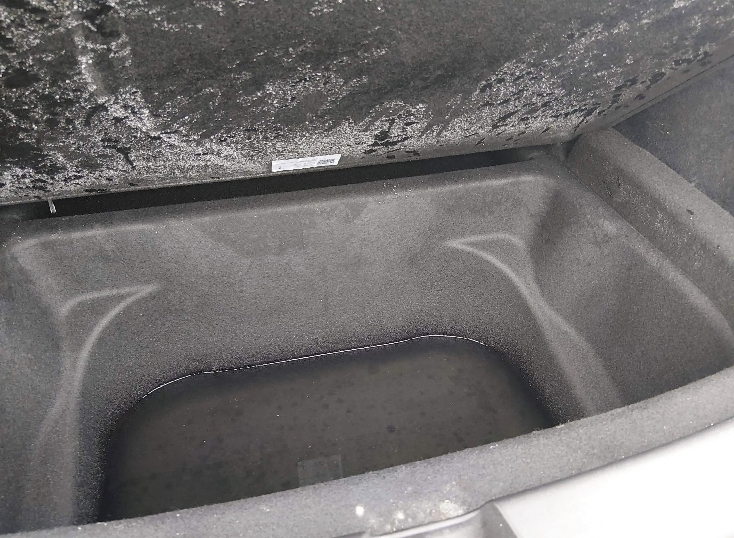 Tesla Model Y, Auto na cestě - fotka 6