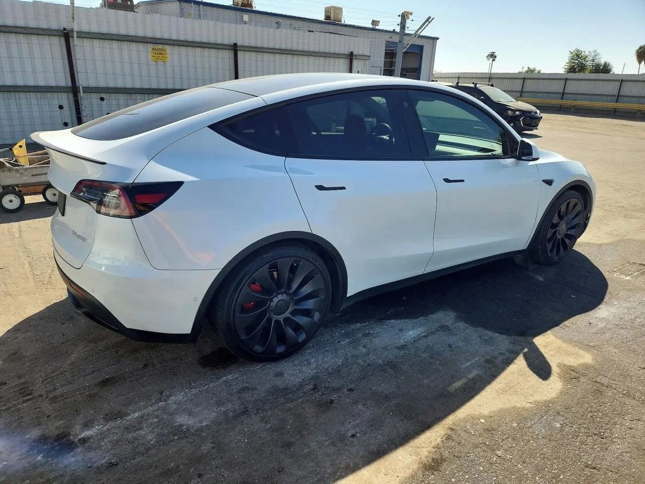 Tesla Model Y, Auto na cestě - fotka 4