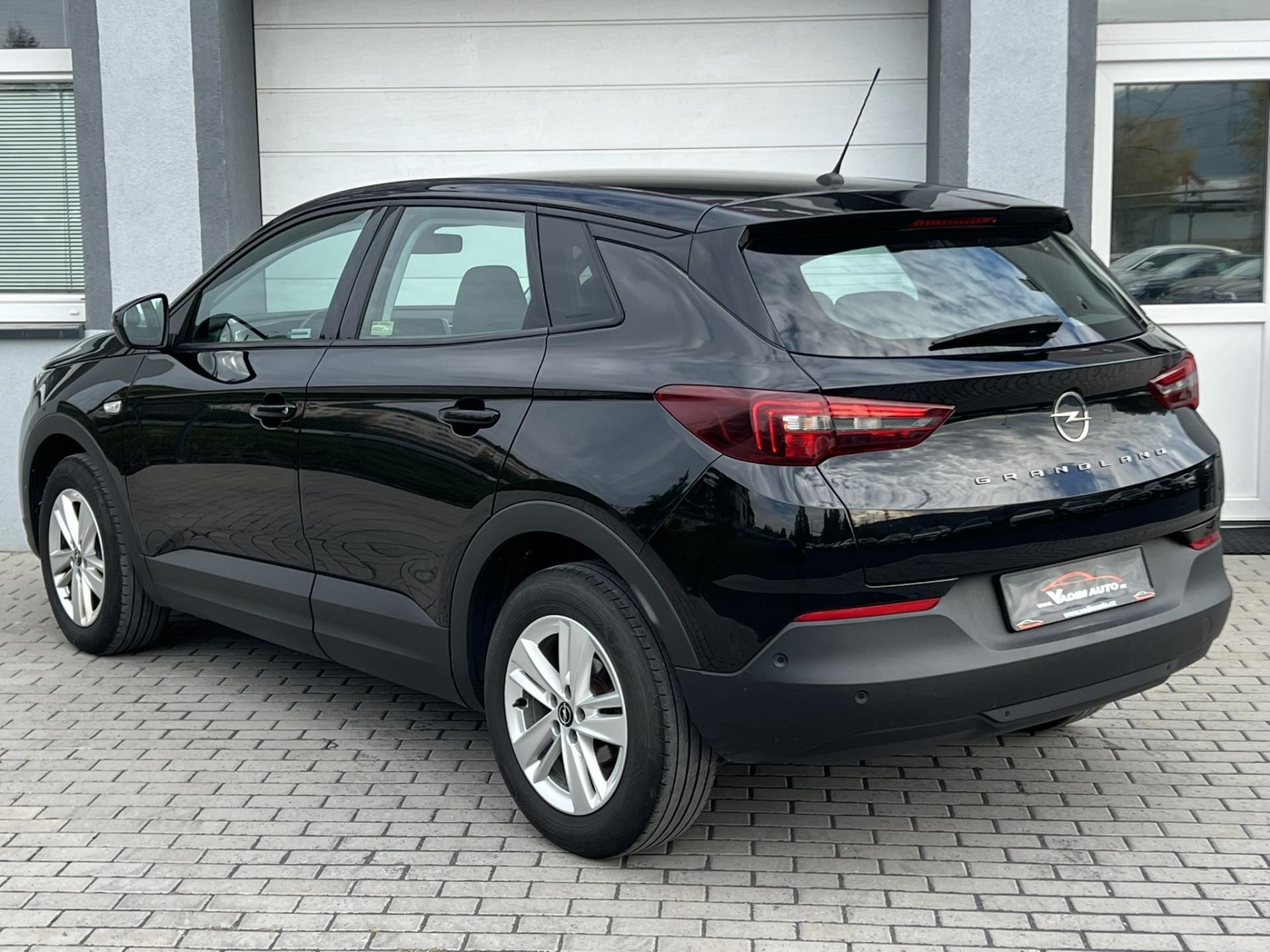 Opel Grandland, 1.5CDTi 96kW AUTOMAT ČR NOVÉ - fotka 4