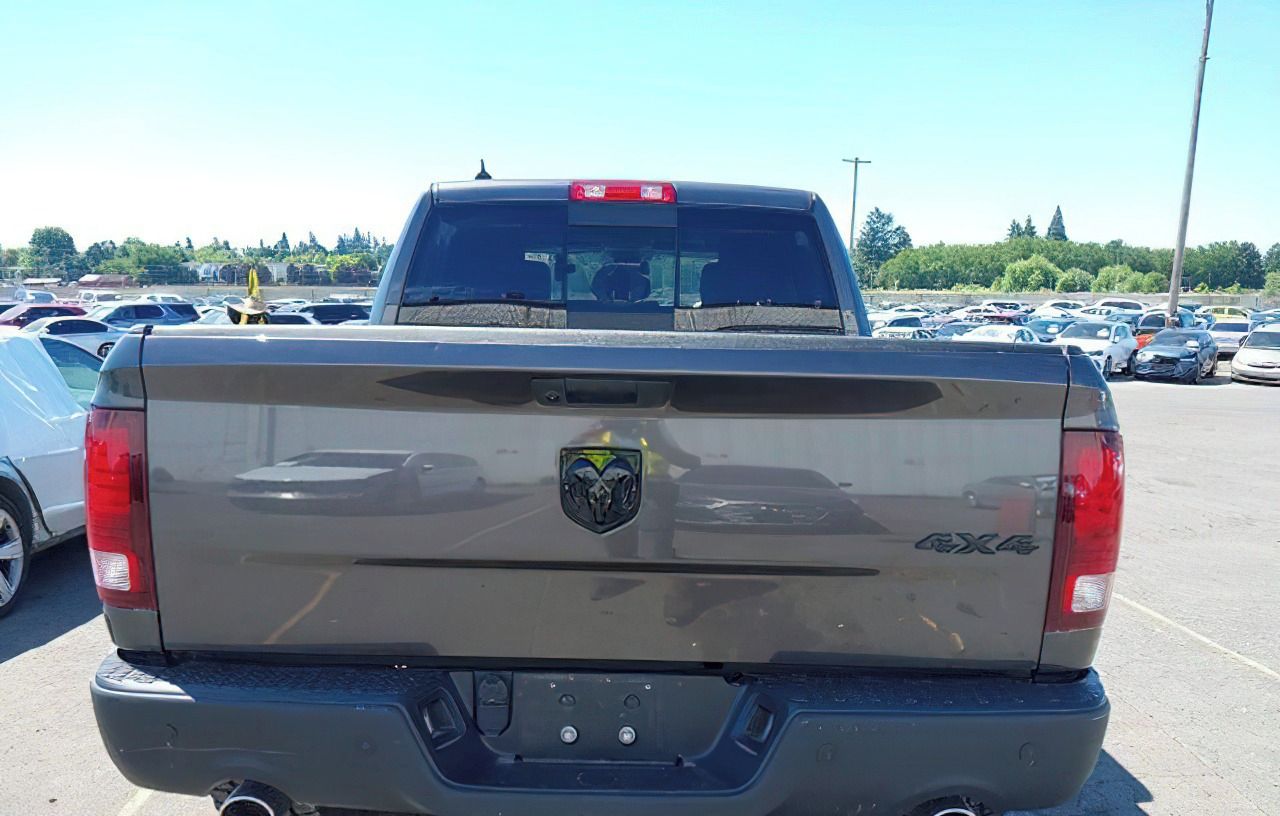 RAM 1500, Auto na cestě - fotka 6