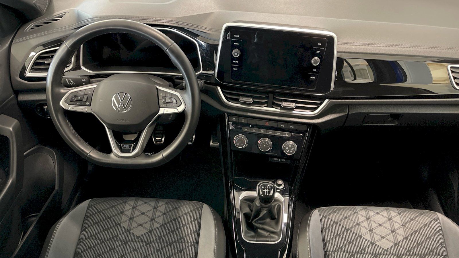 Volkswagen T-Roc, R-Line 1.0 TSI 81kW - fotka 5