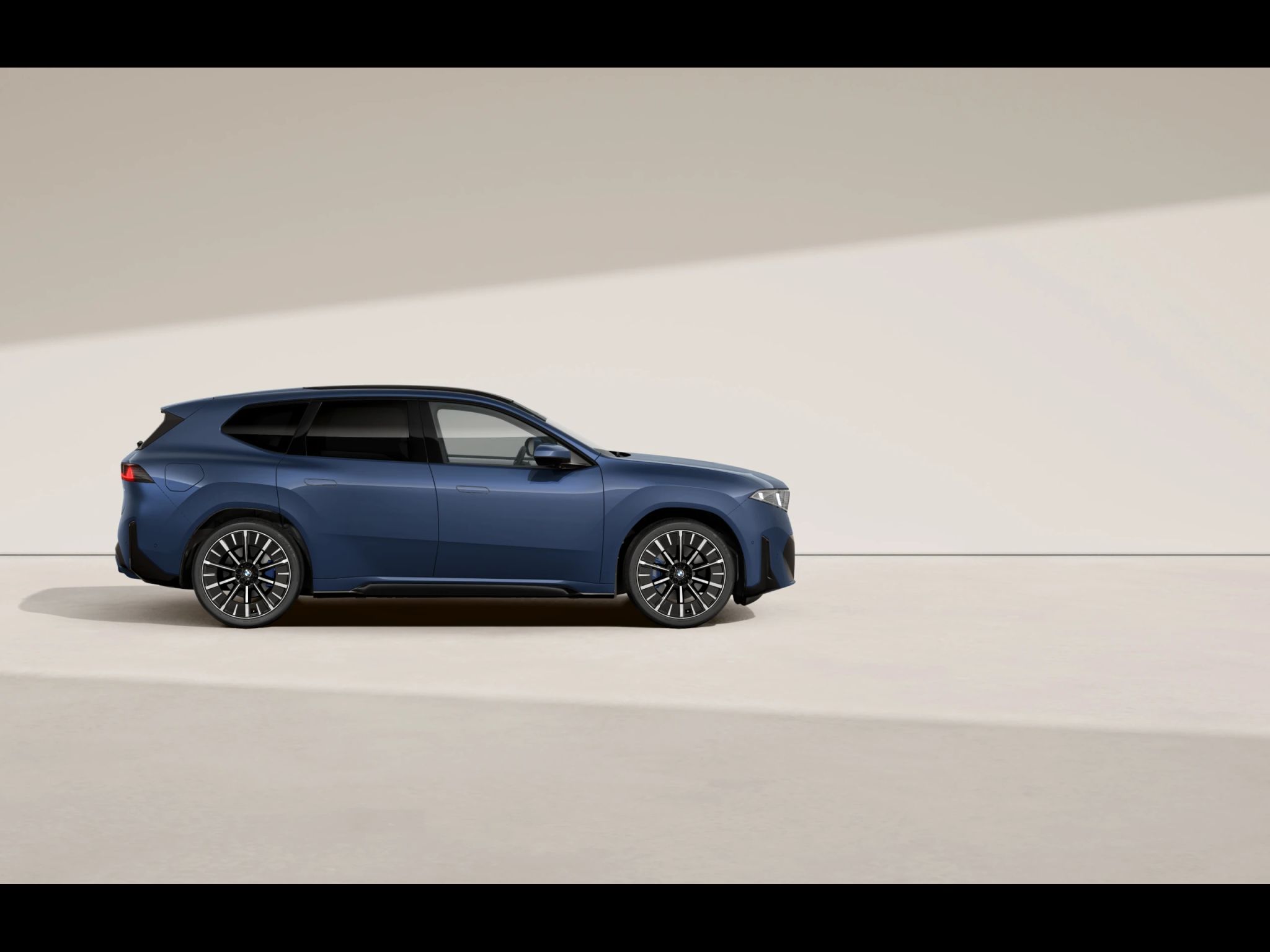 BMW iX3, 50 xDrive - fotka 2