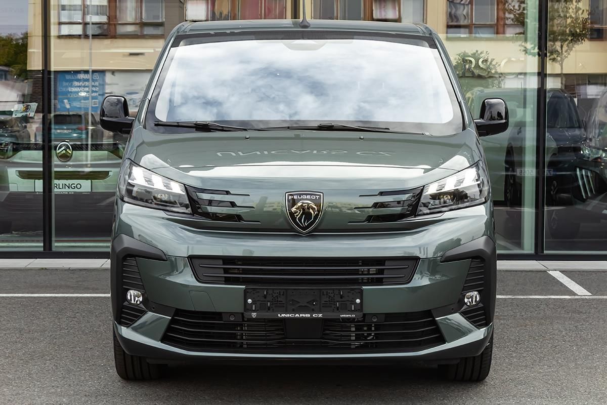 Peugeot Traveller, 2,2 Allure BlueHDi Long 180 S& - fotka 2