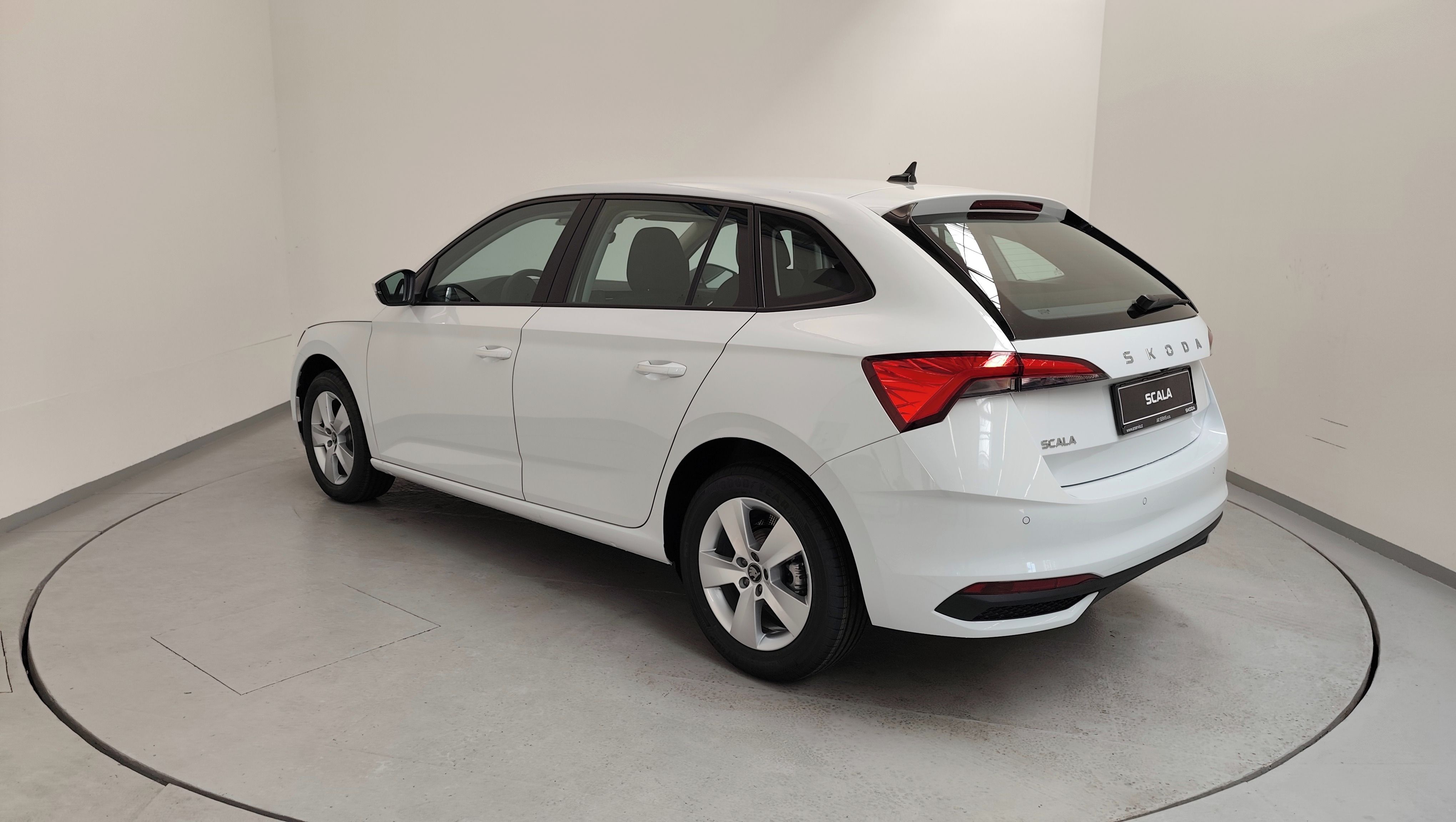 Škoda Scala, Classic 1,0 TSI 85 kW 6 MAN - fotka 3