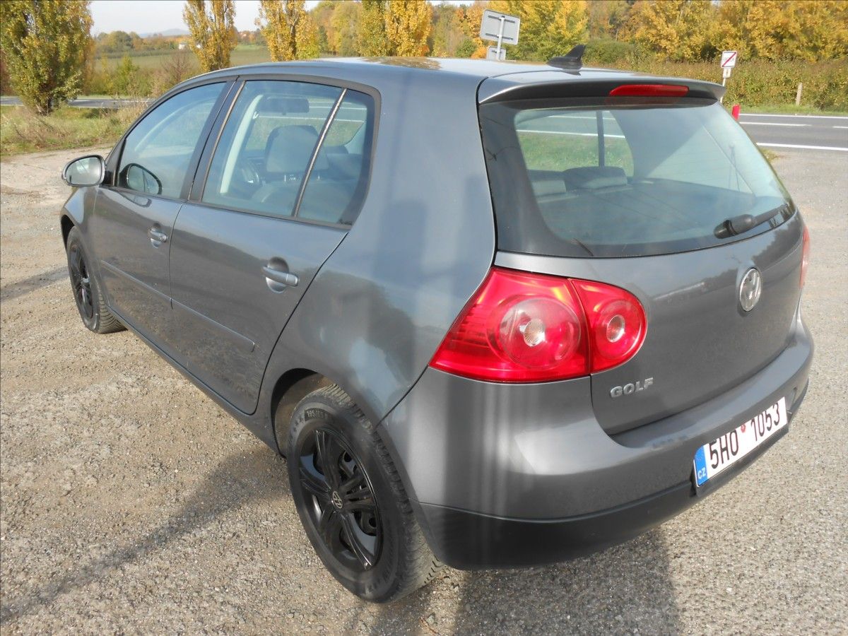 Volkswagen Golf, 1,4 i 16V  CZ  Serviska - fotka 4