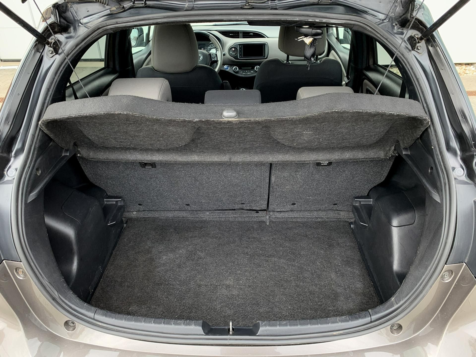 Toyota Yaris, SELECTION 1.5 HYBRID 74kW AT - fotka 5