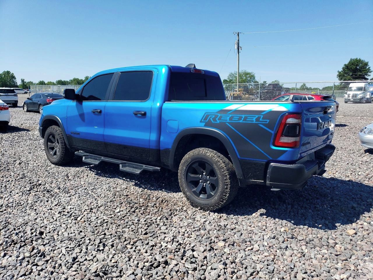 RAM 1500, Auto na cestě - fotka 2