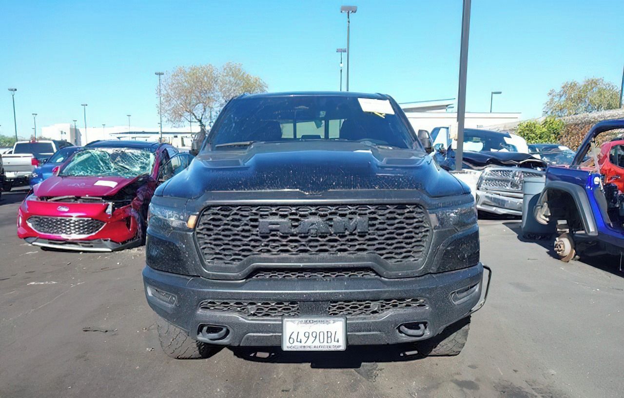 RAM 1500, Auto na cestě - fotka 2