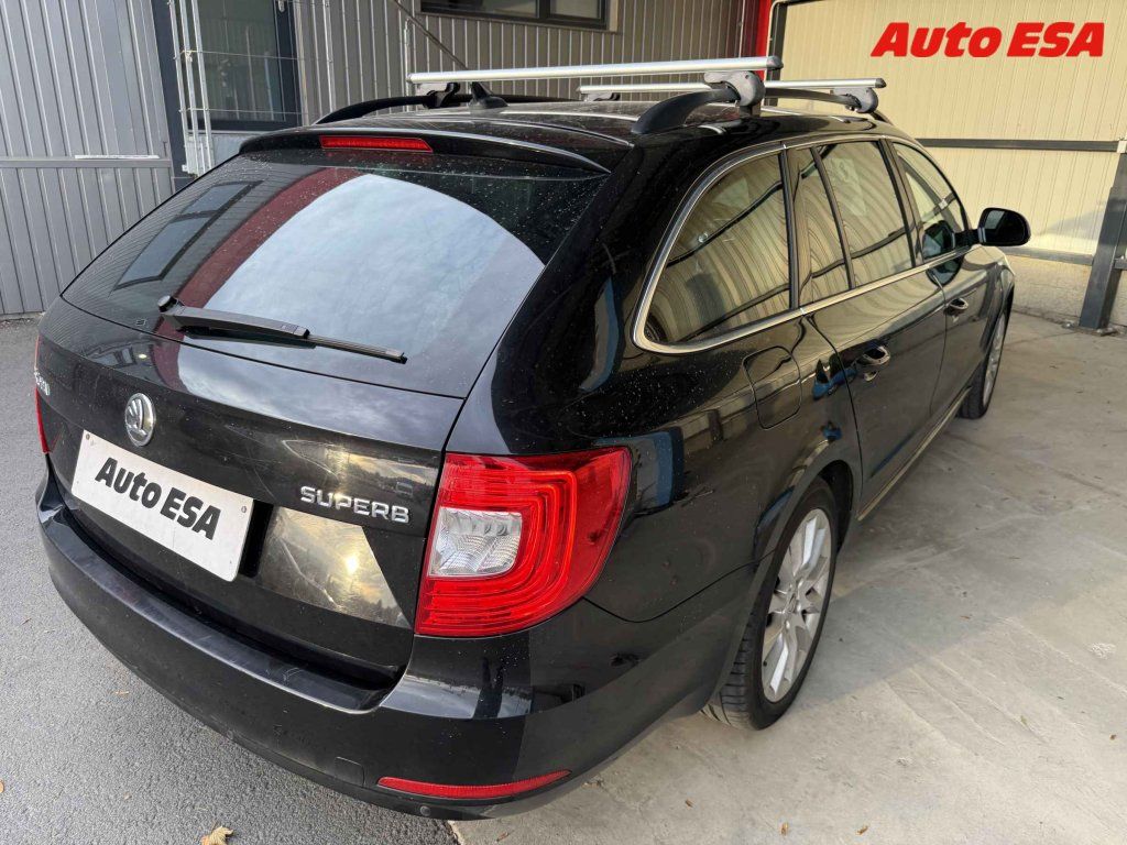 Škoda Superb, 2.0 TDi - fotka 2