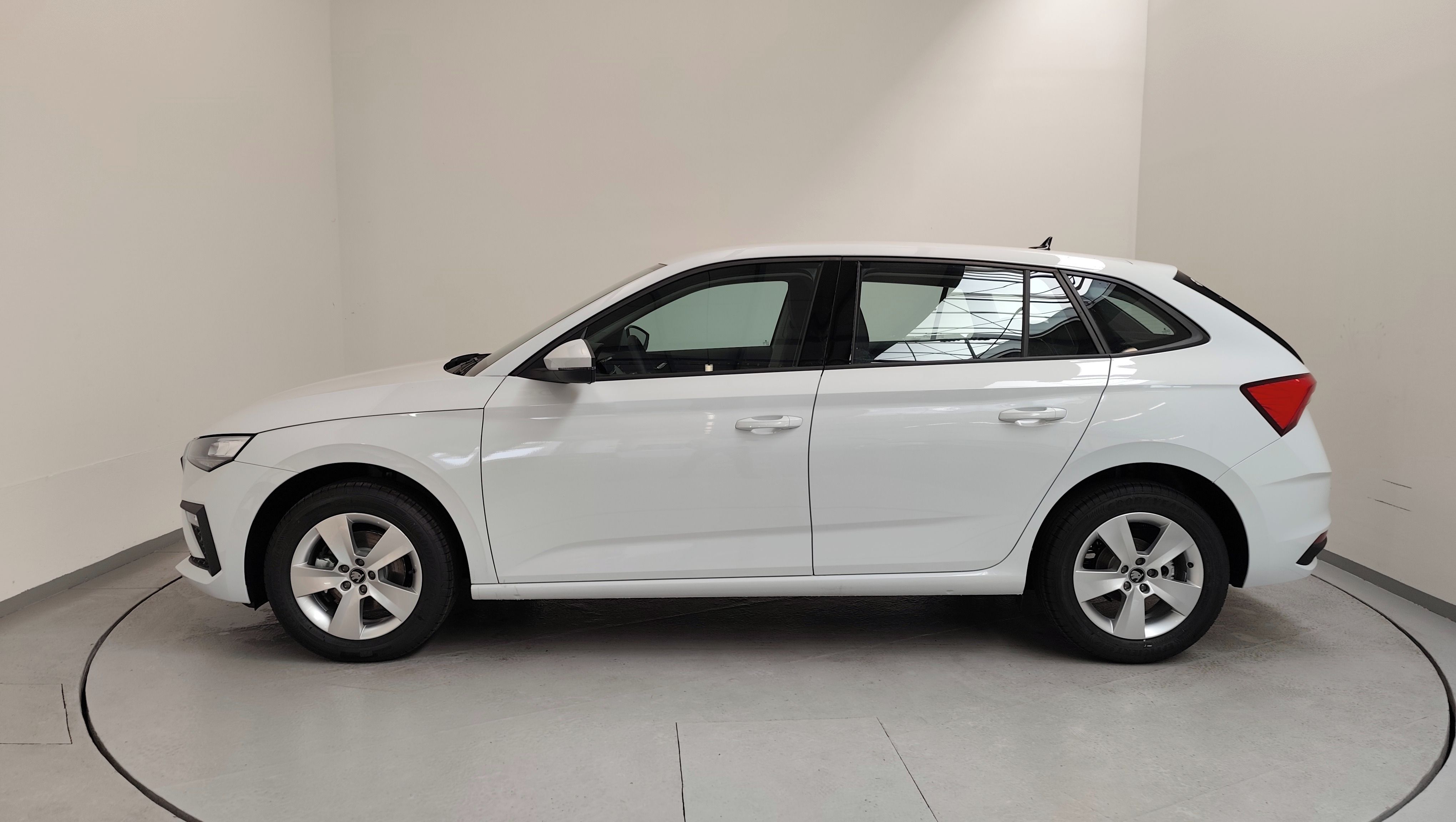 Škoda Scala, Classic 1,0 TSI 85 kW 6 MAN - fotka 2