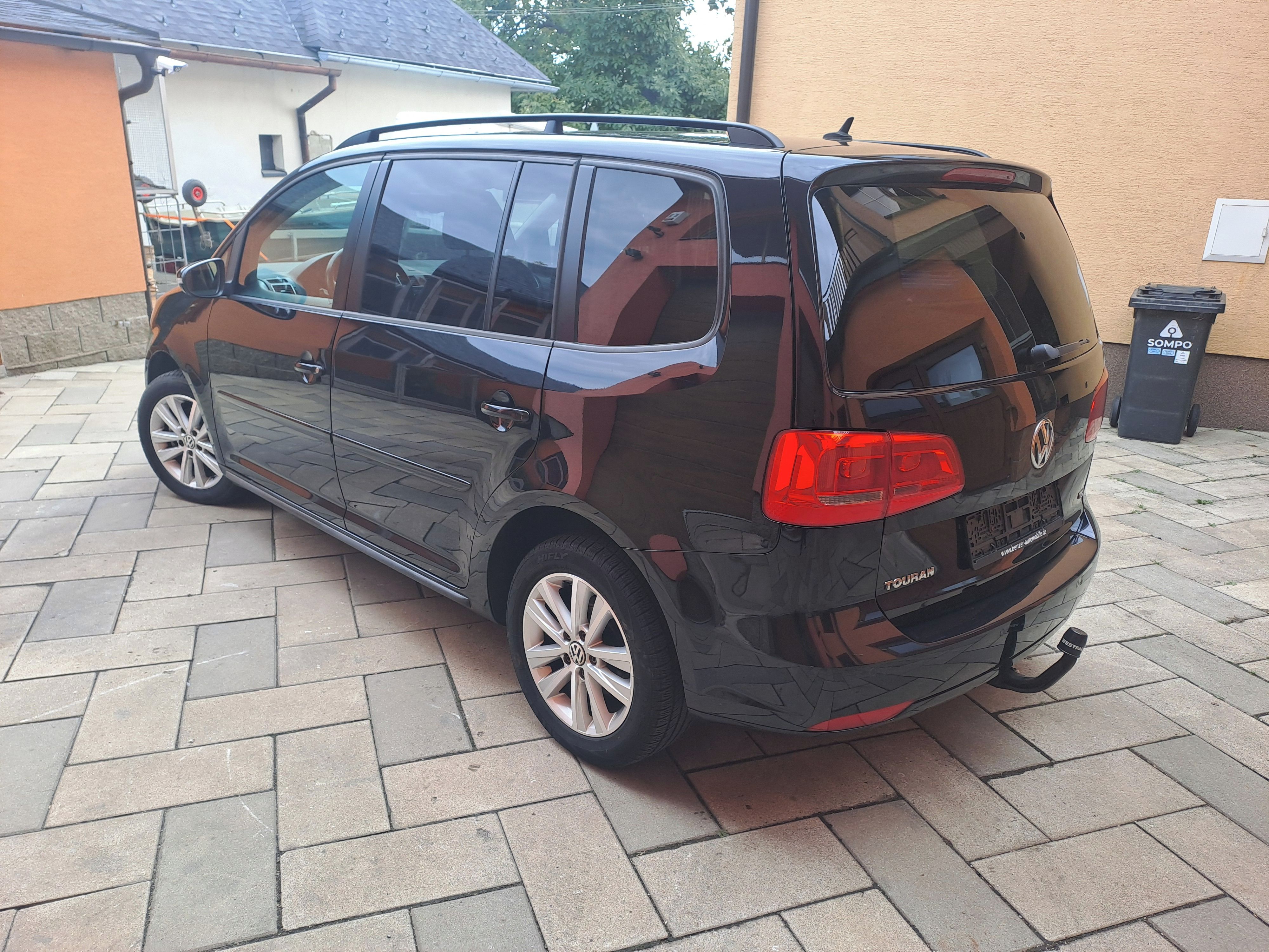 Volkswagen Touran, 1,4 TSI 103 KW   7 sedaček - fotka 3