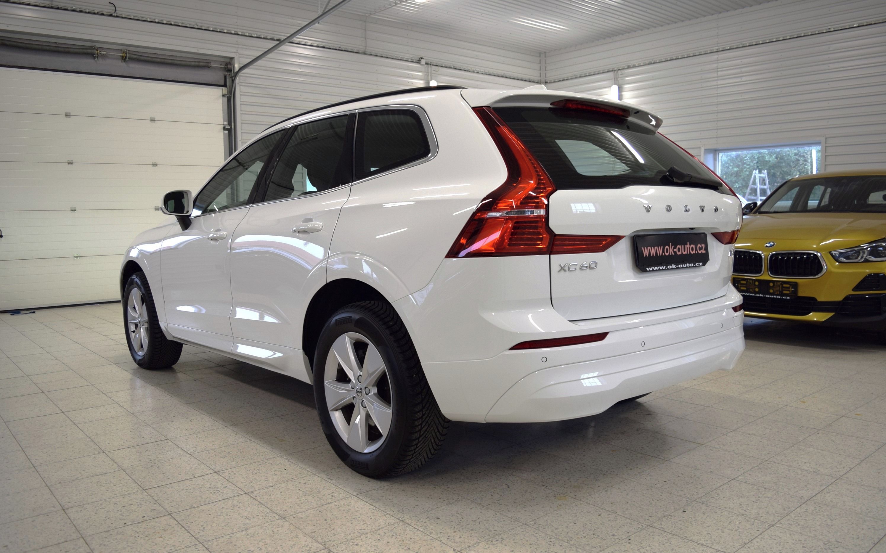 Volvo XC60, 2.0 B4 AWD MOMENTUM 2022-DPH - fotka 3