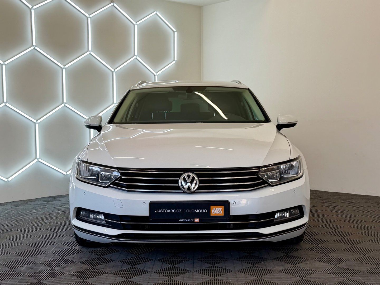 Volkswagen Passat Variant, 2.0TDi, BLUMEMOTION, ČR, DSG - fotka 2