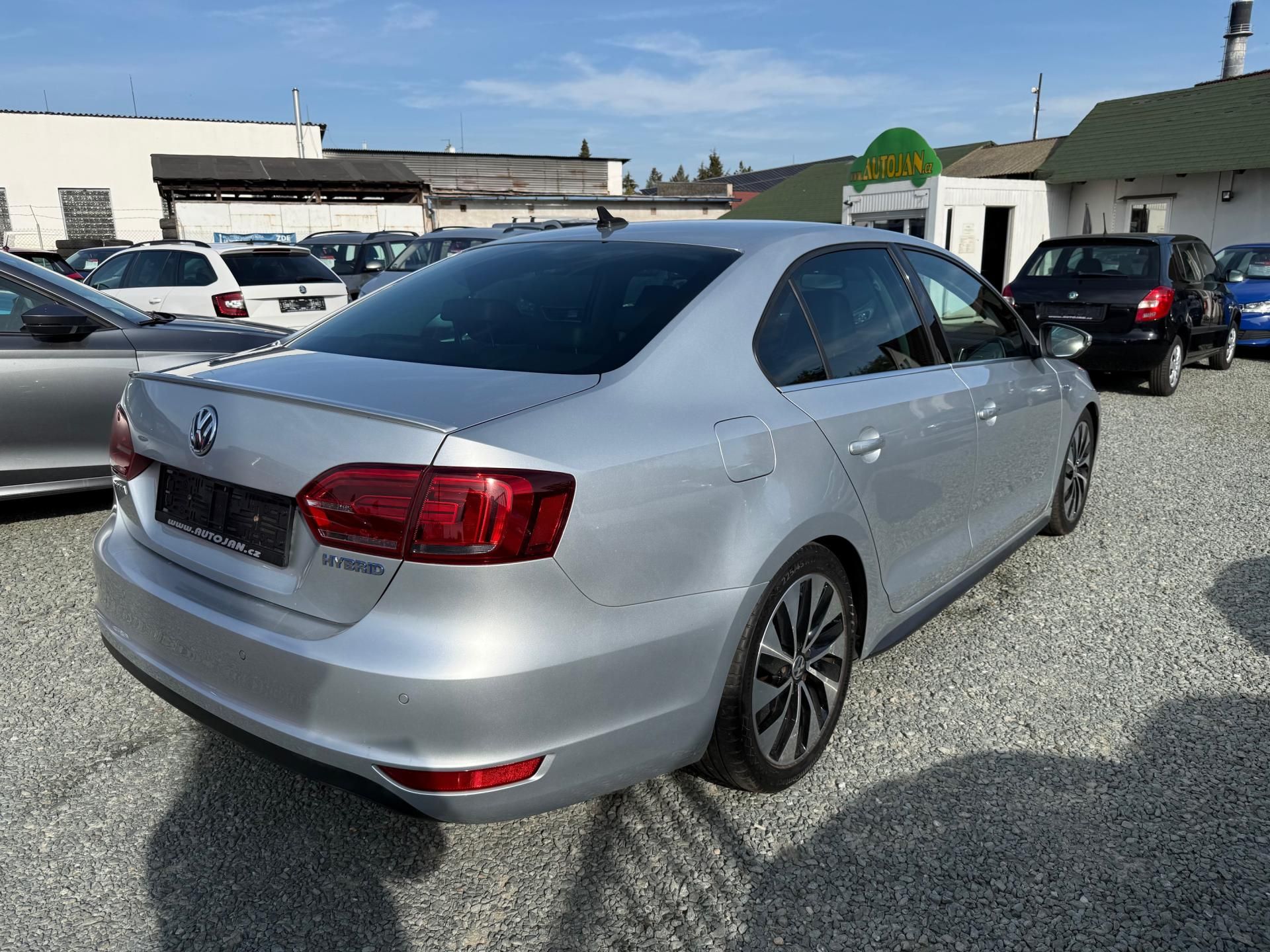 Volkswagen Jetta, 1.4 TSI HYBRID DSG HIGHLINE - fotka 6