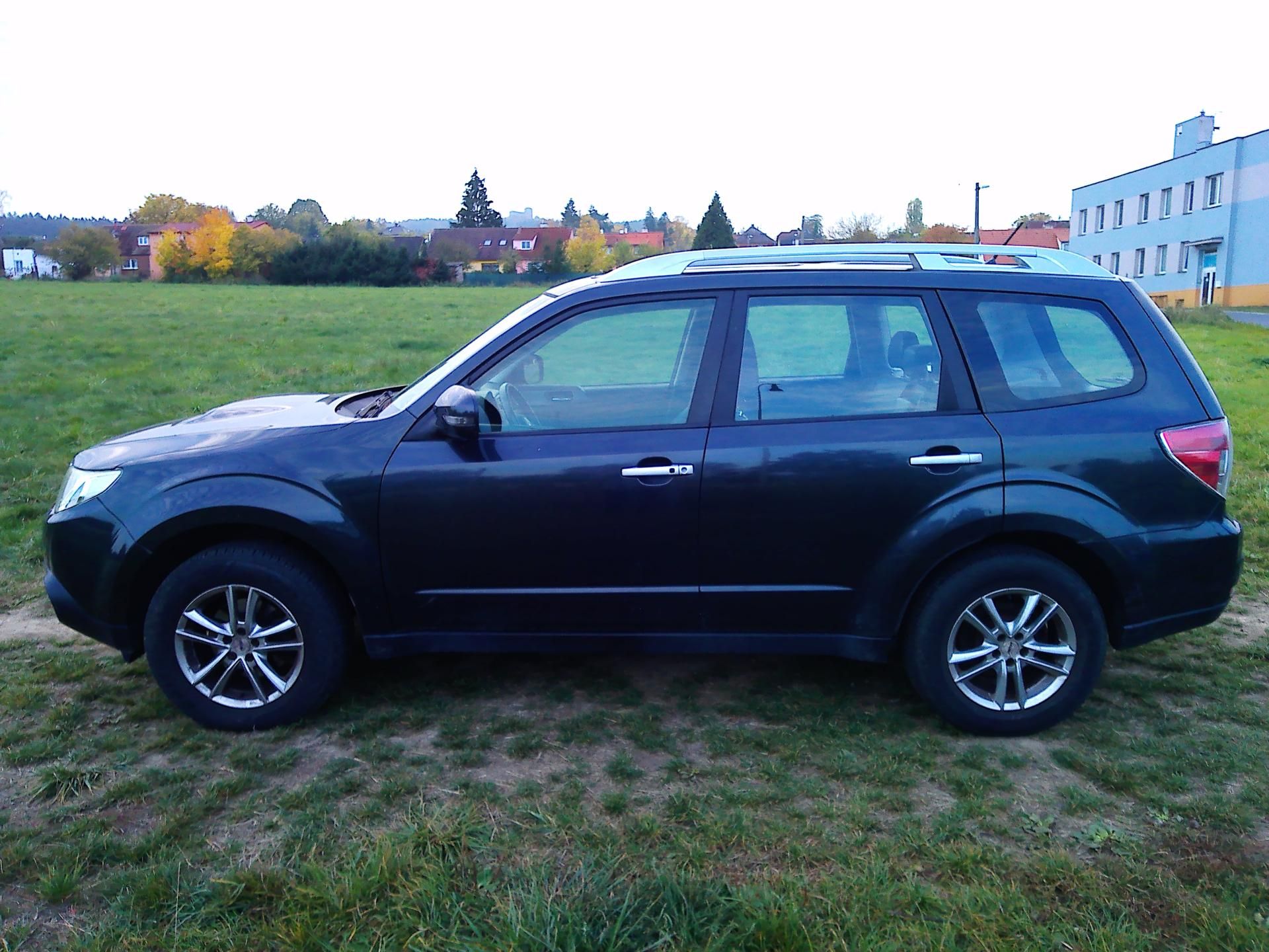 Subaru Forester, 2.0D 4x4 - fotka 2