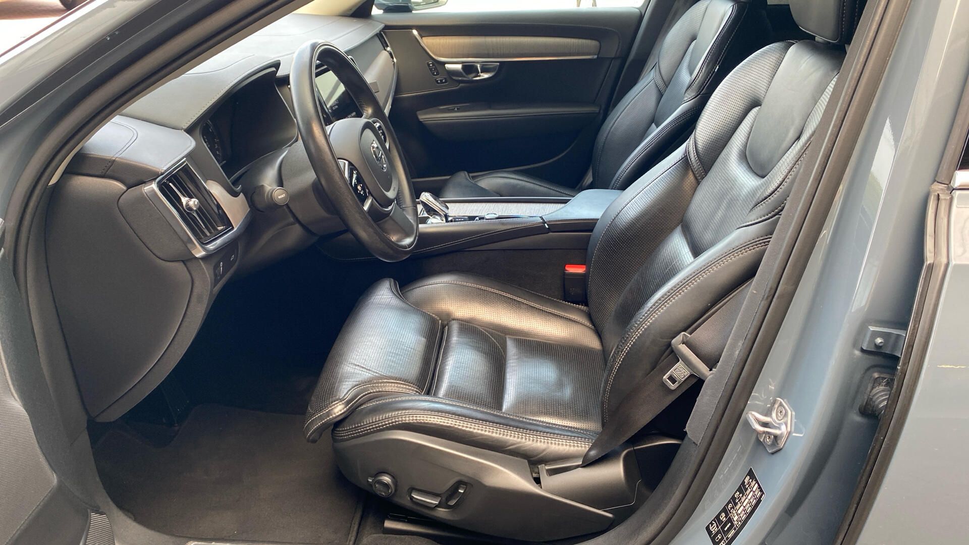 Volvo V90, INSCRIPTION, B5 FWD, 184+10 kW - fotka 5