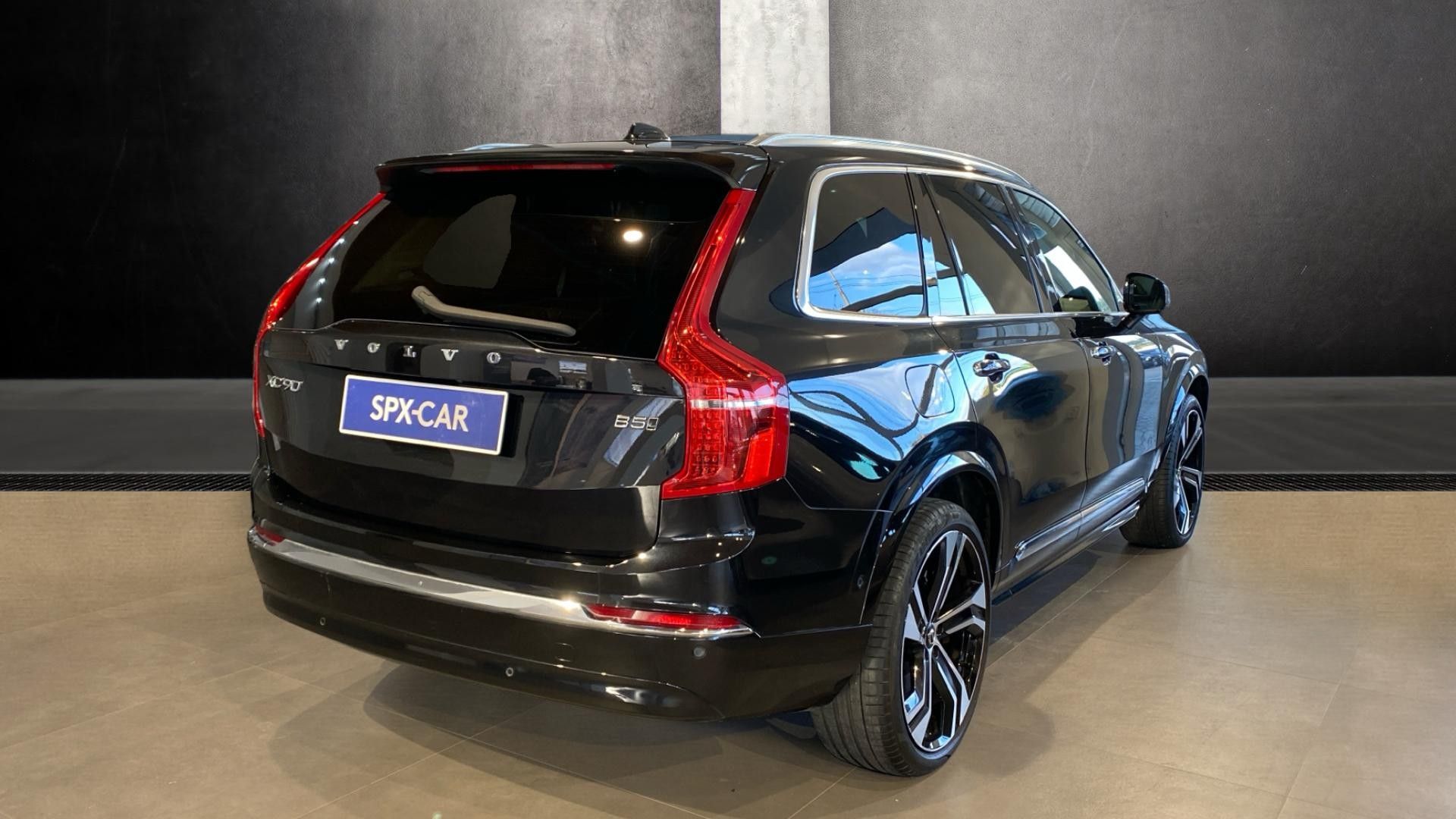 Volvo XC90, PLUS BRIGHT CHROME, B5 AWD, 17 - fotka 3