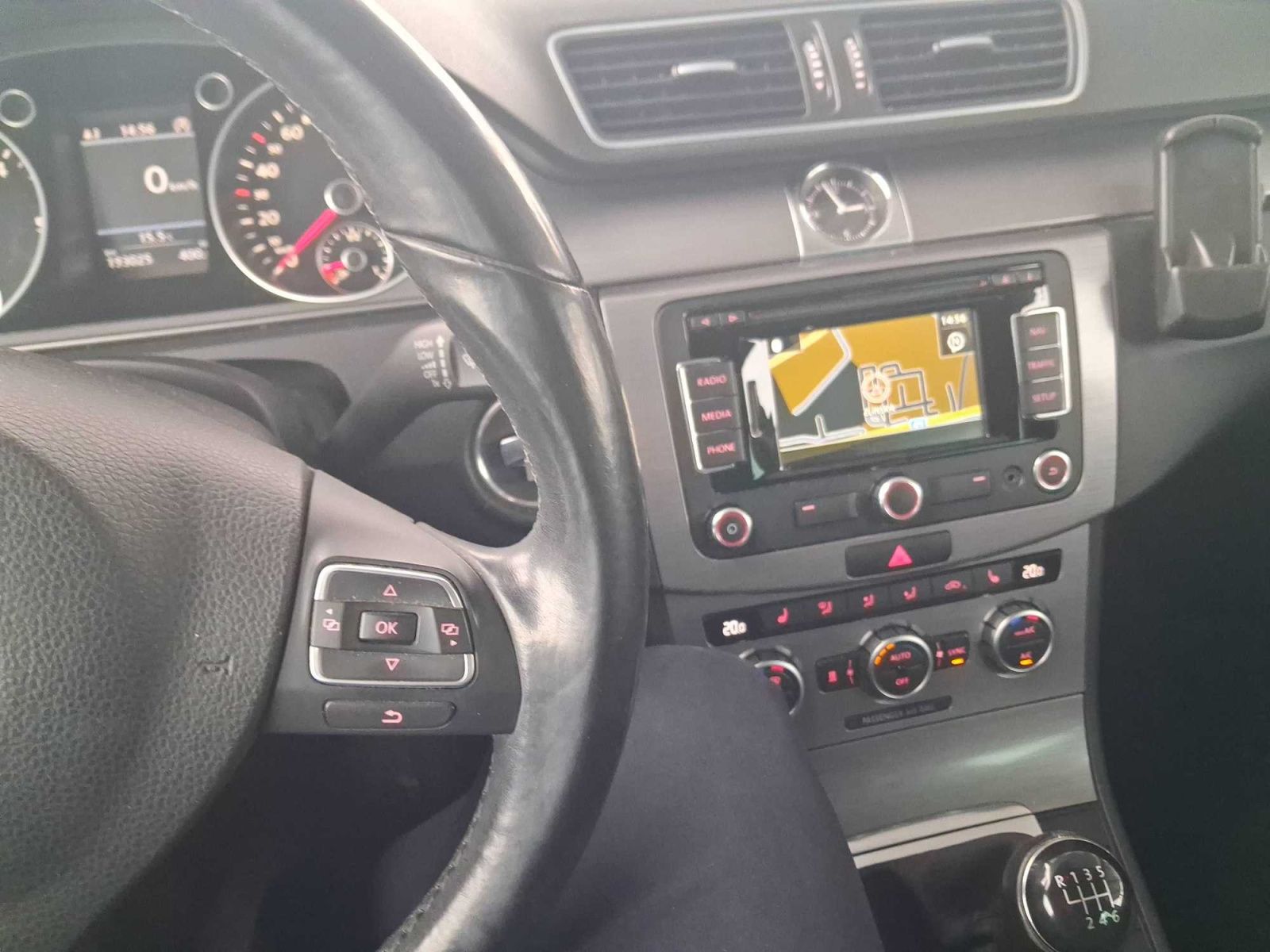 Volkswagen Passat, 2.0 TDI, Comfortline, Navi - fotka 3