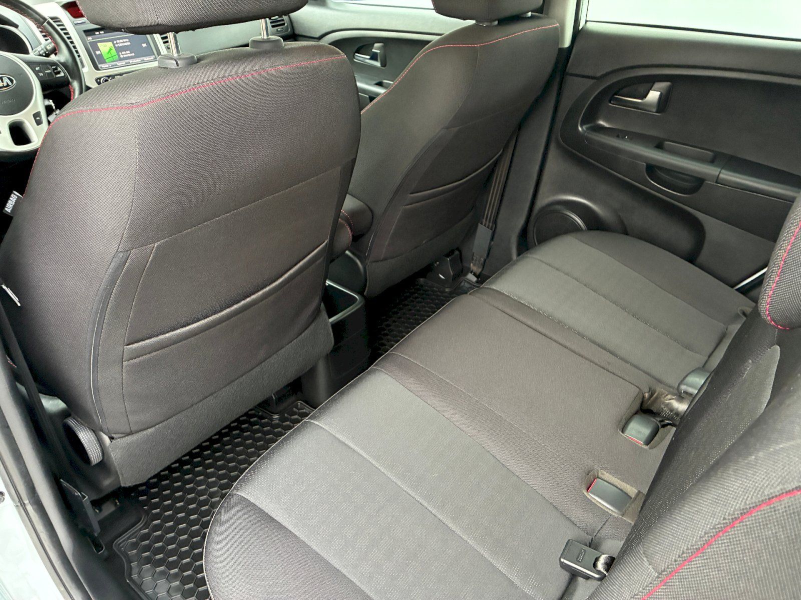 Kia Venga, 1,4 CVVT / 66 kW Exclusive - fotka 6