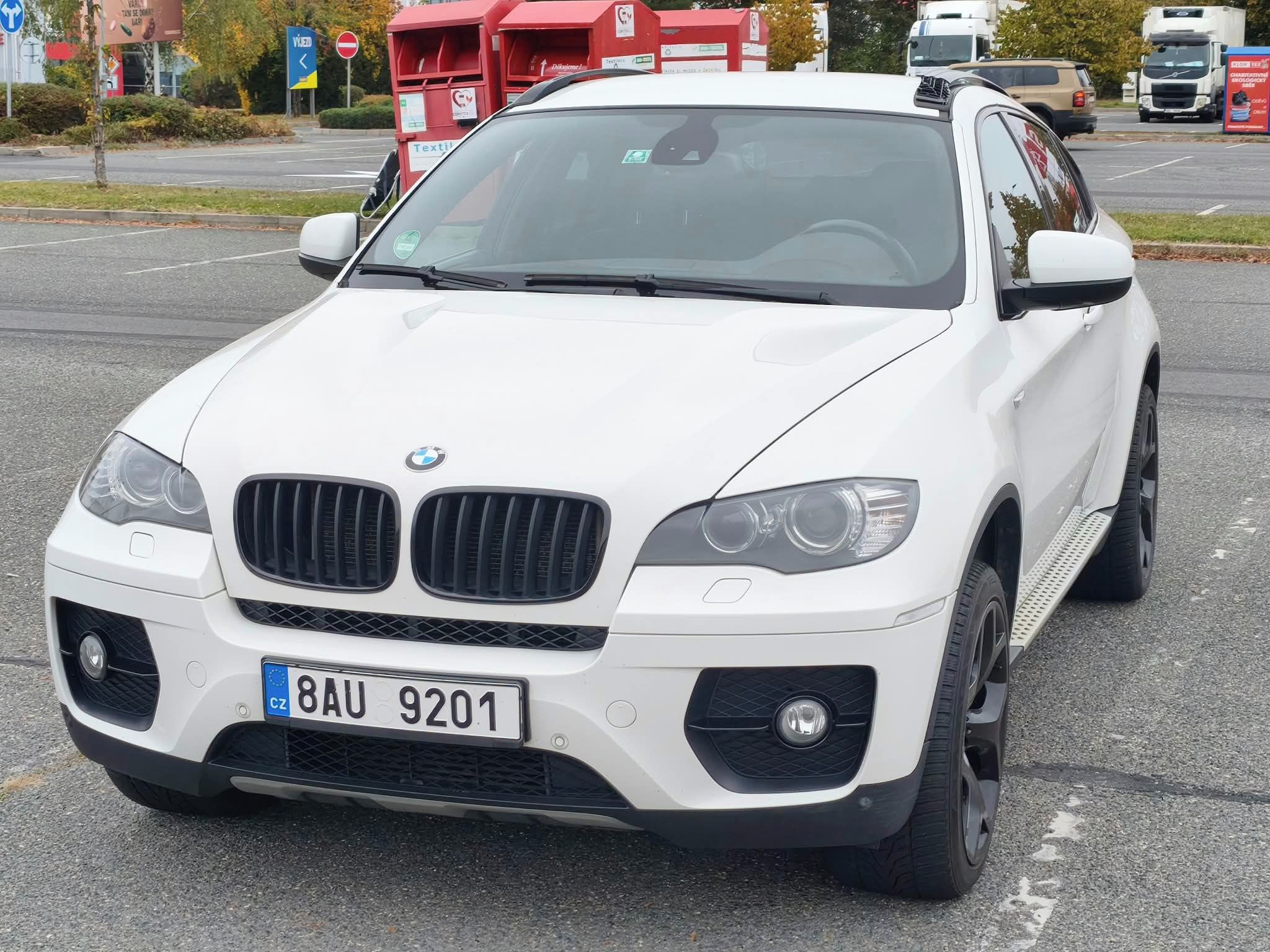BMW X6, Alcantara, po velkém servisu - fotka 6