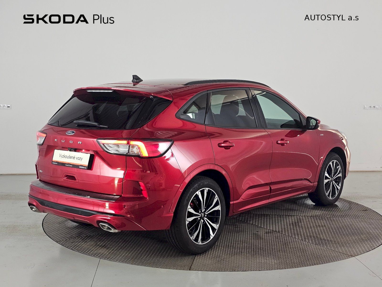 Ford Kuga, 2.0EcoBlue 4X4 140KW ST-Line - fotka 2