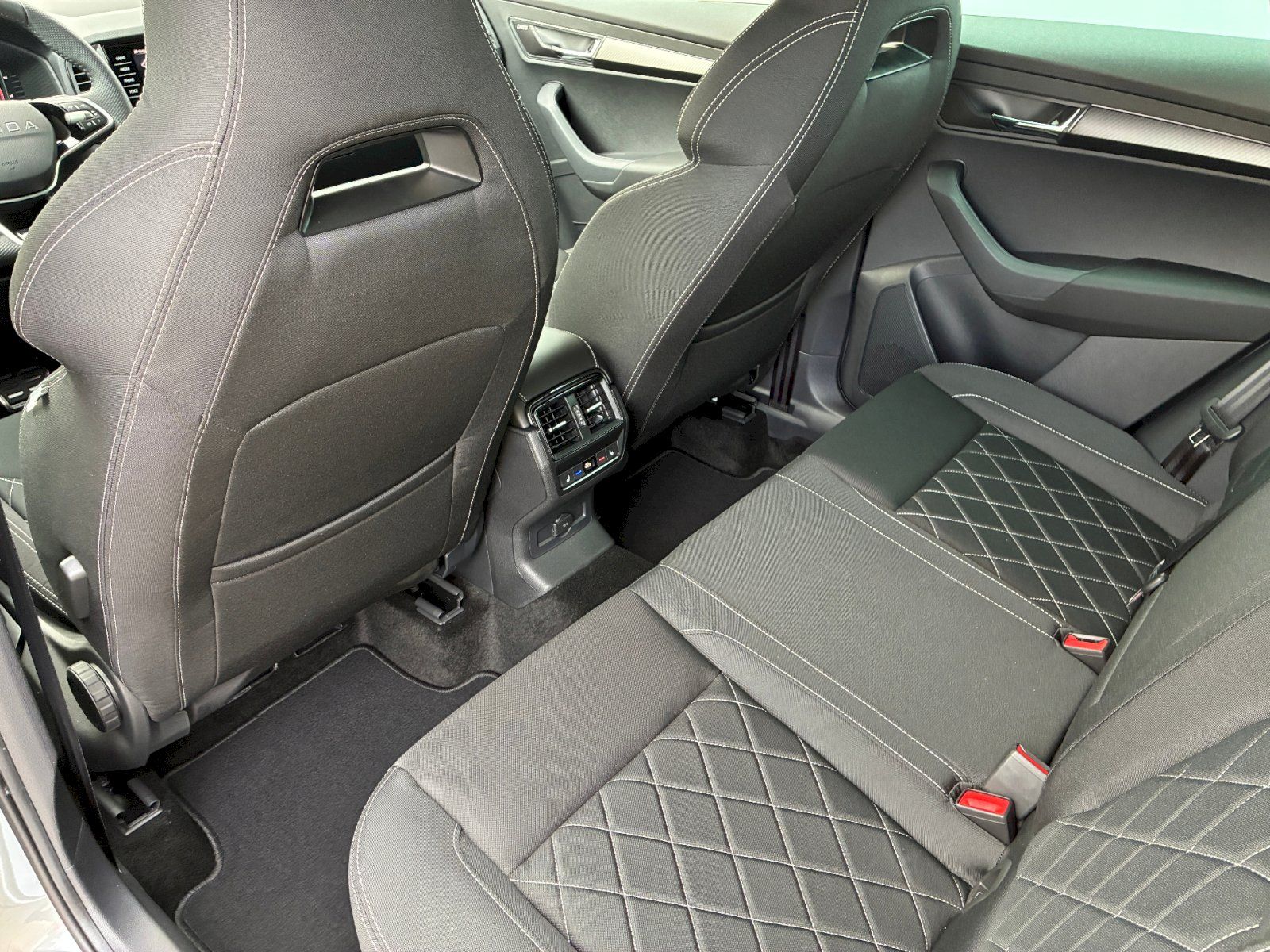 Škoda Karoq, 1,5 TSI / 110 kW Sportline DSG - fotka 6