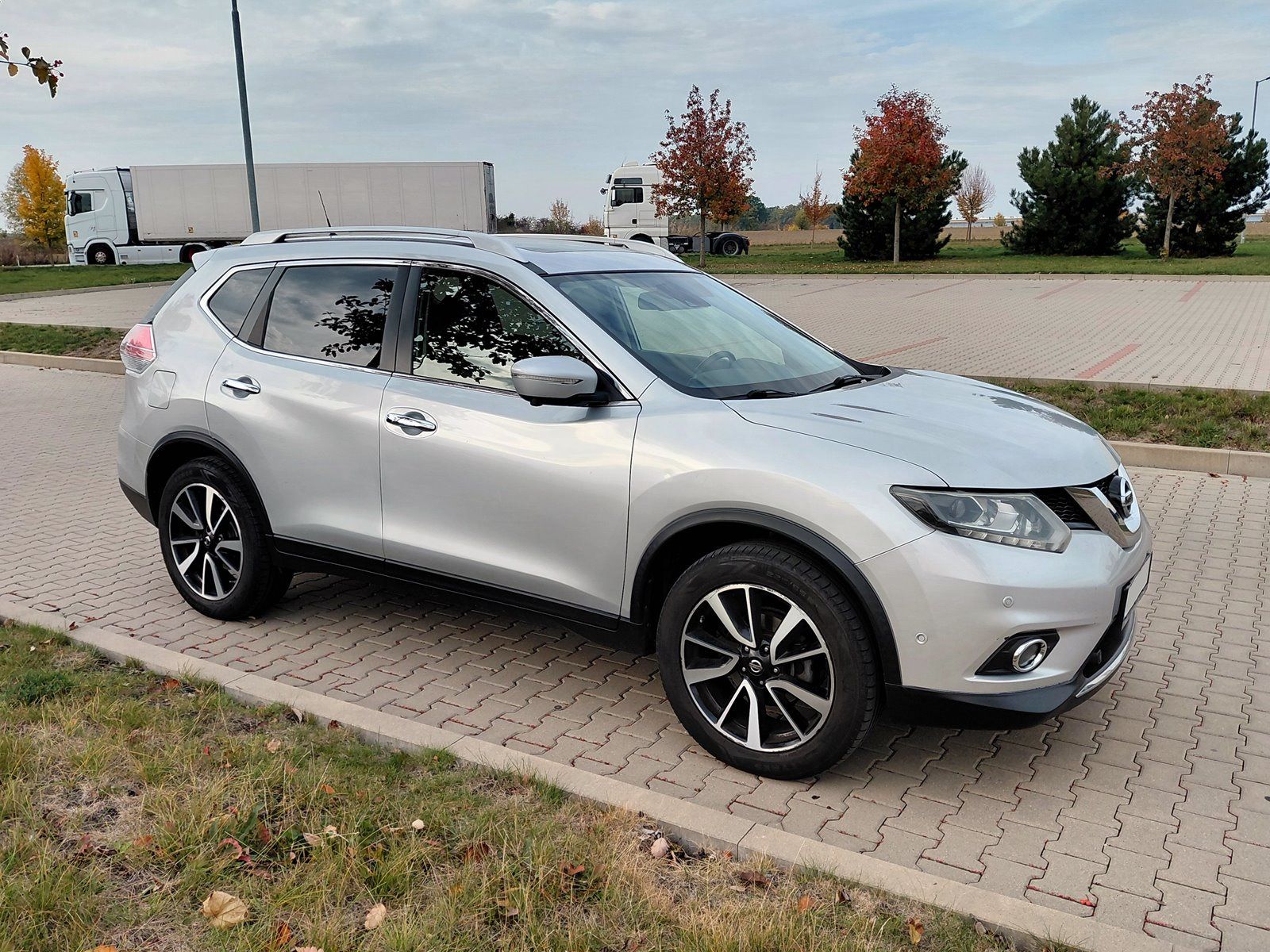 Nissan X-Trail, 1.6 dCi 4WD Tekna + NC - fotka 2