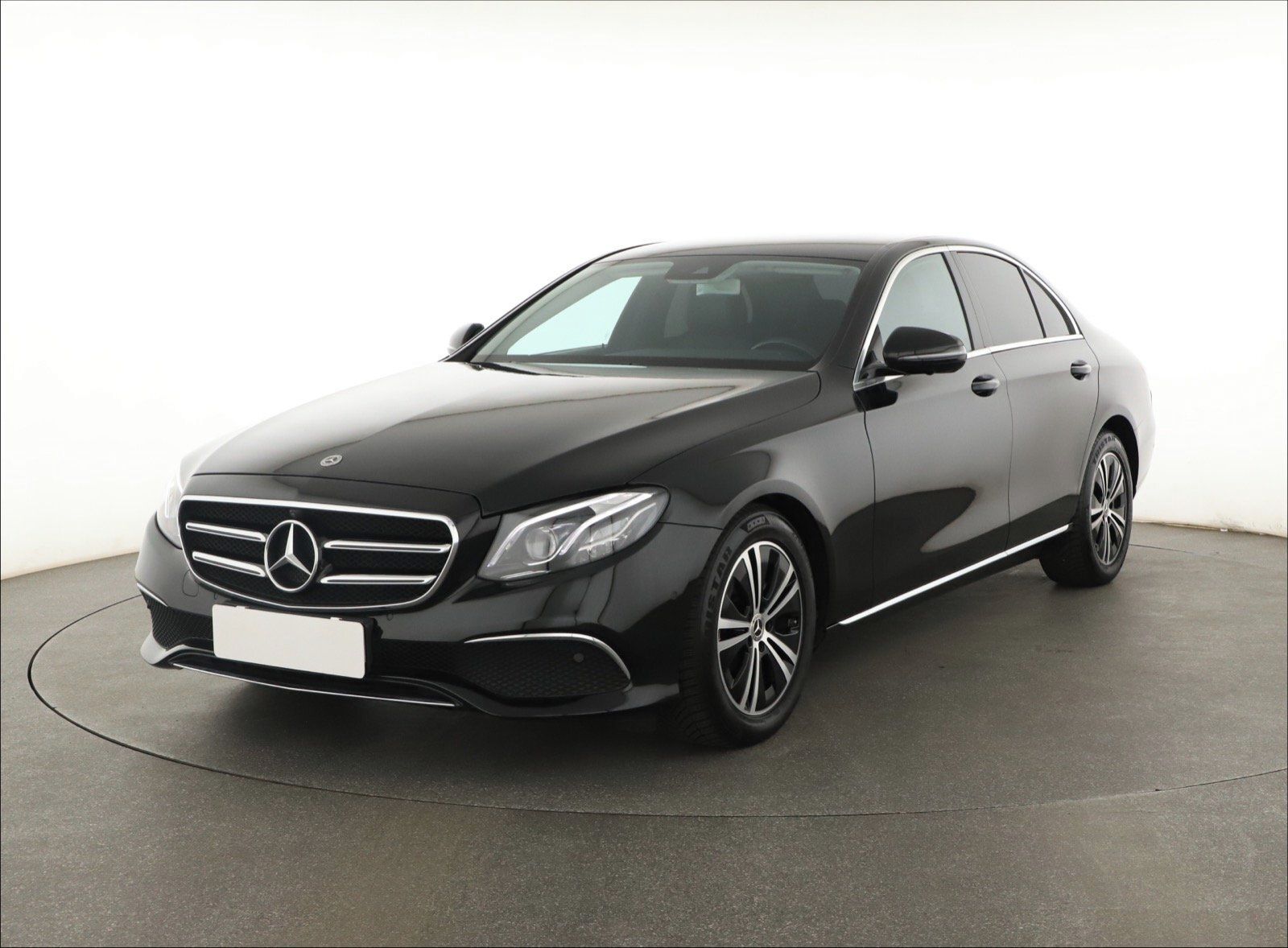 Mercedes-Benz Třídy E, 200 d, Automat, Kůže - fotka 2