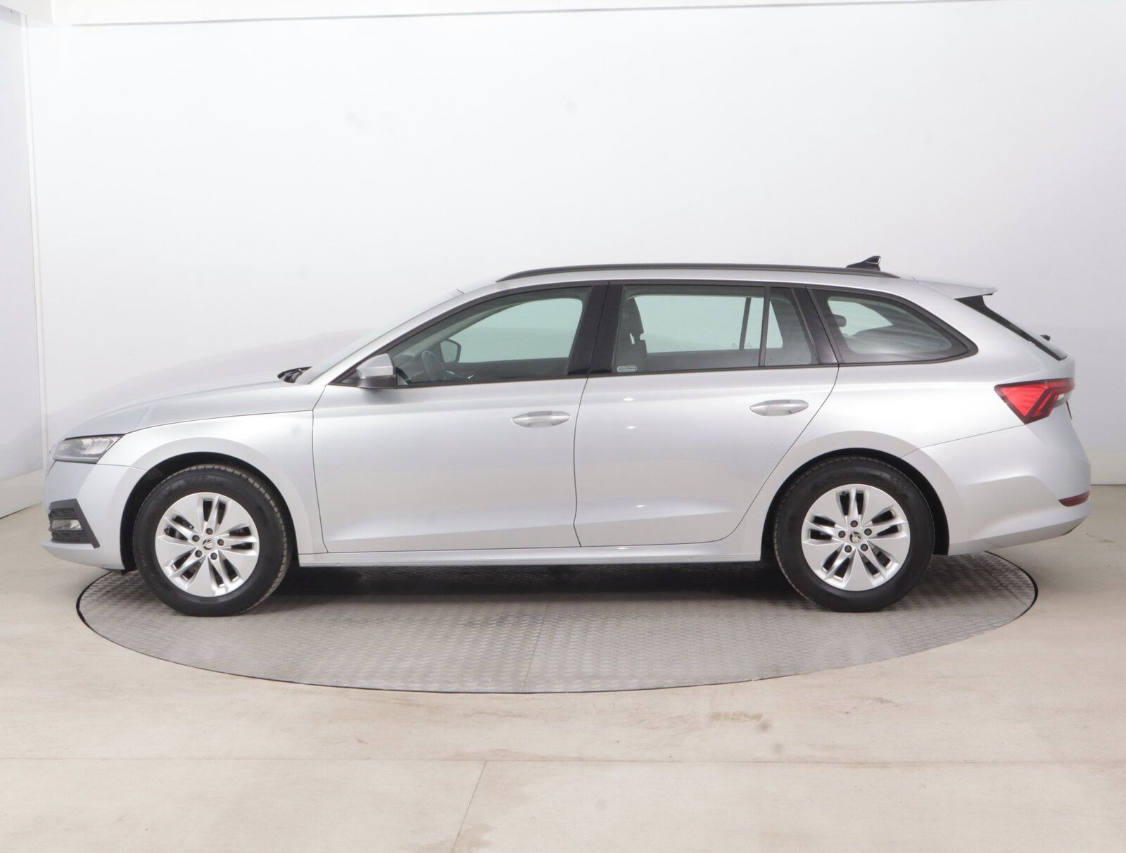 Škoda Octavia, 2.0 TDI, Ambition, ČR,1.maj - fotka 3