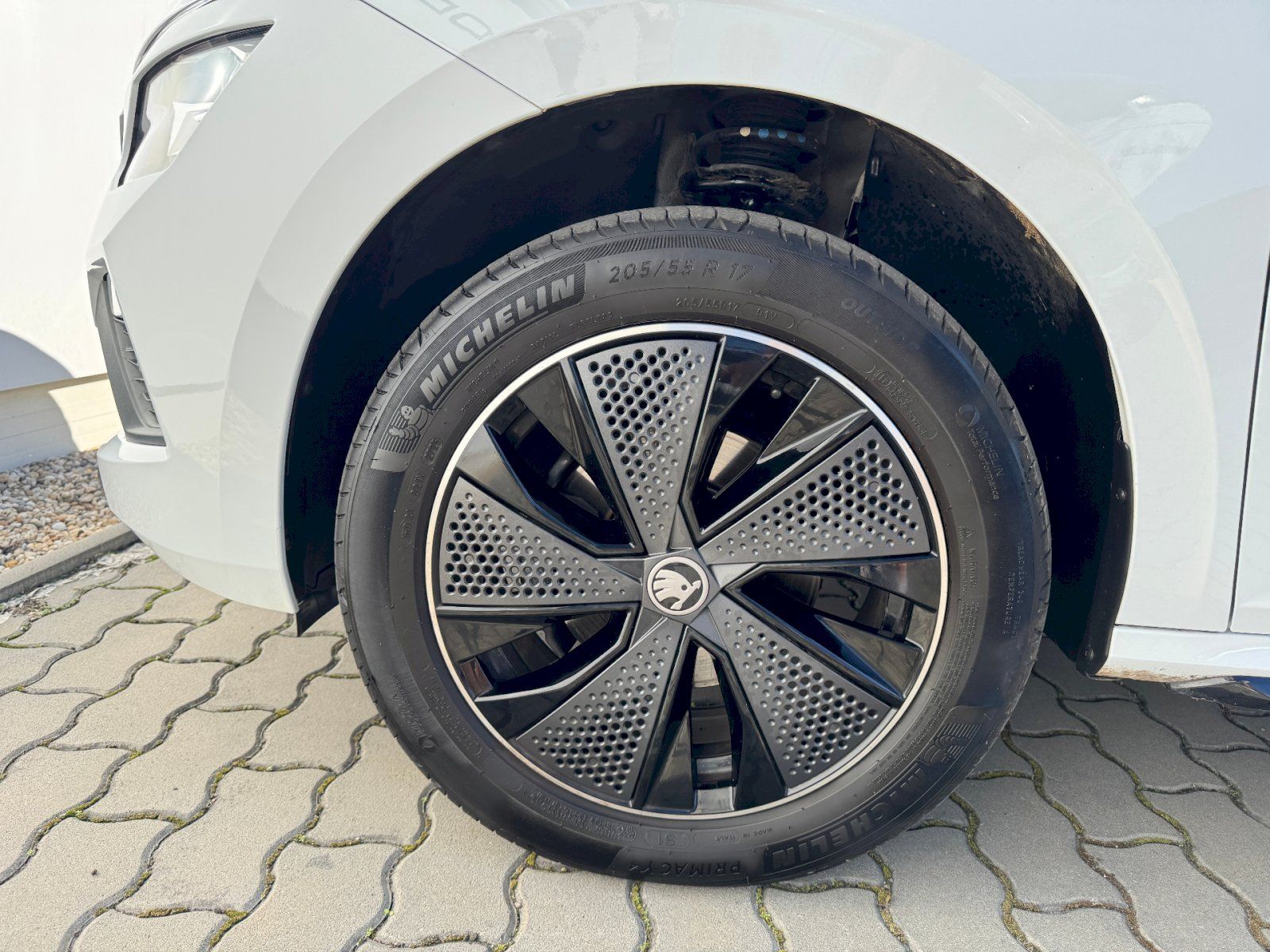 Škoda Kamiq, KAMIQ MC TSI 85/1.0 A7F - fotka 6