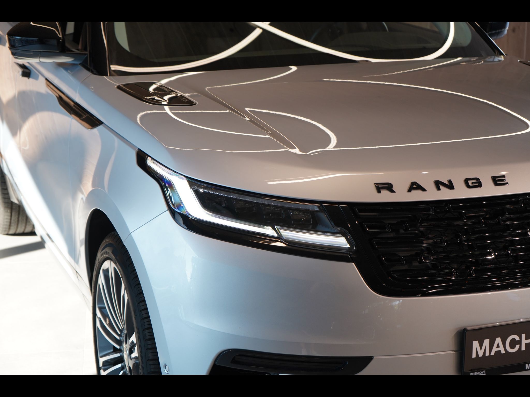 Land Rover Range Rover Velar, D300 AWD Dynamic HSE, Vzduch - fotka 5
