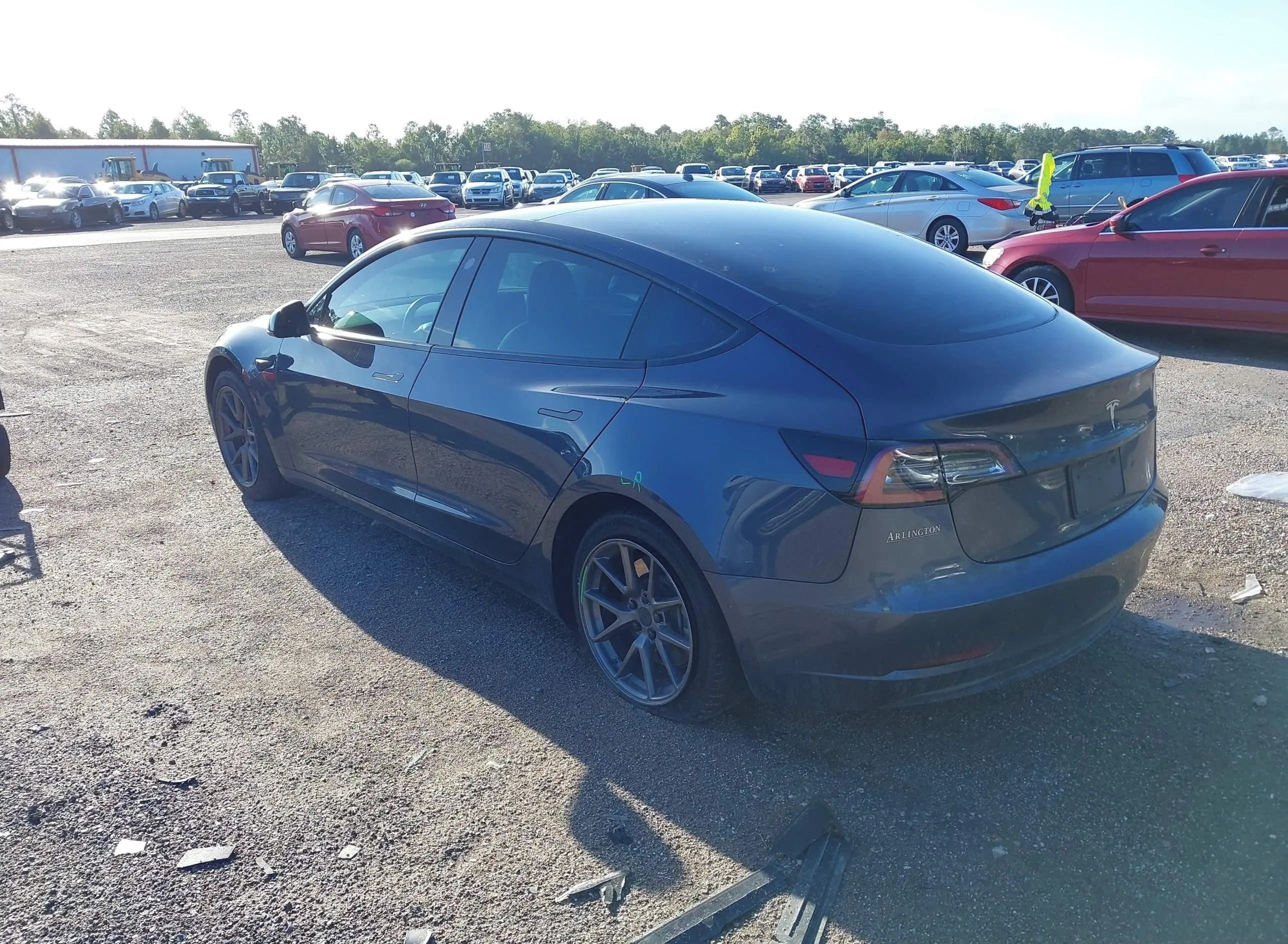 Tesla Model 3, Auto na cestě - fotka 5