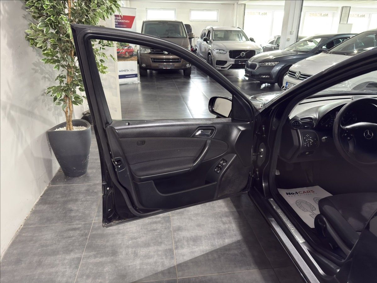 Mercedes-Benz Třídy C, 1,8   200 KOMPRESOR STK 10/28 - fotka 6